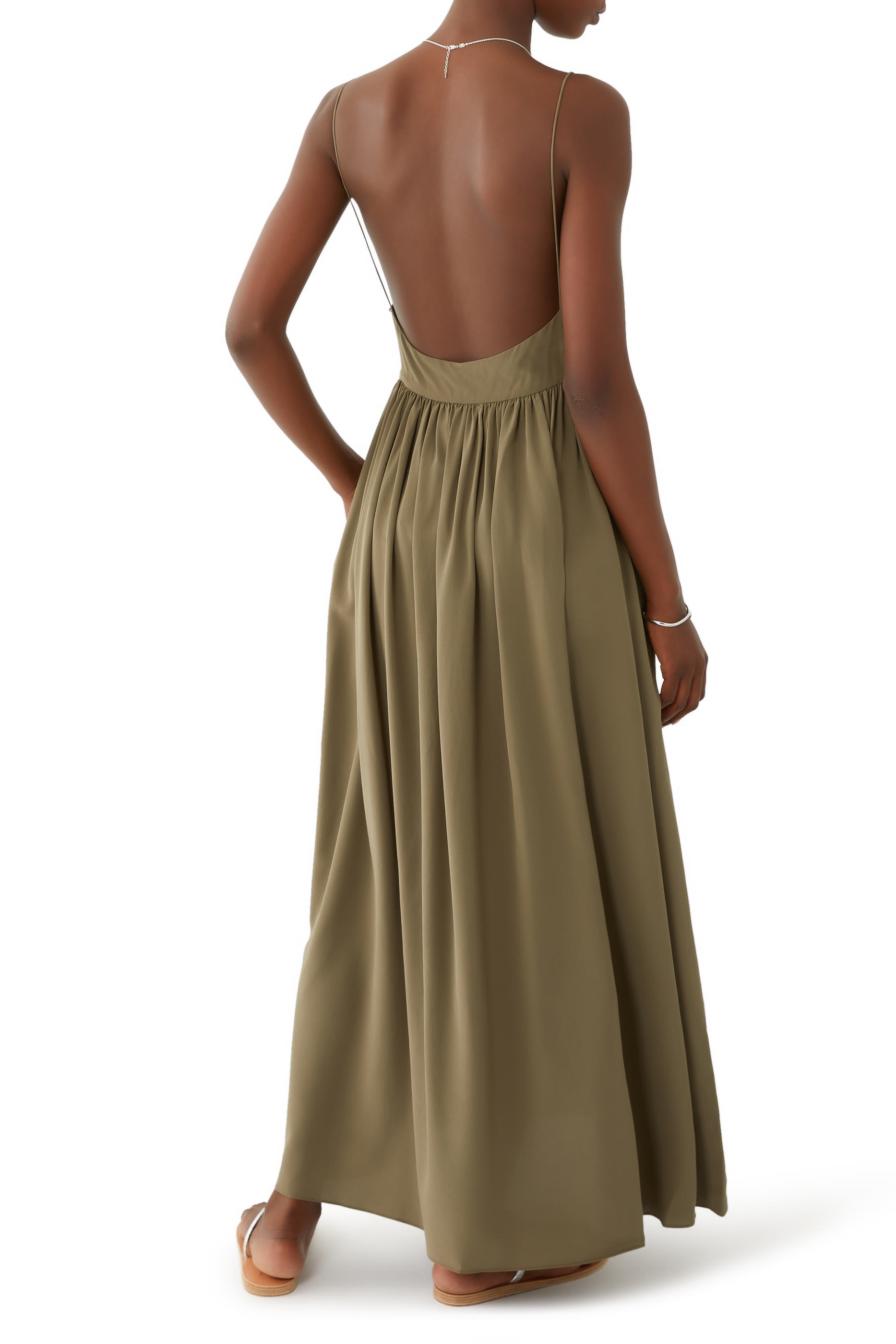 فستان بنمط كاميسول بظهر مفتوح