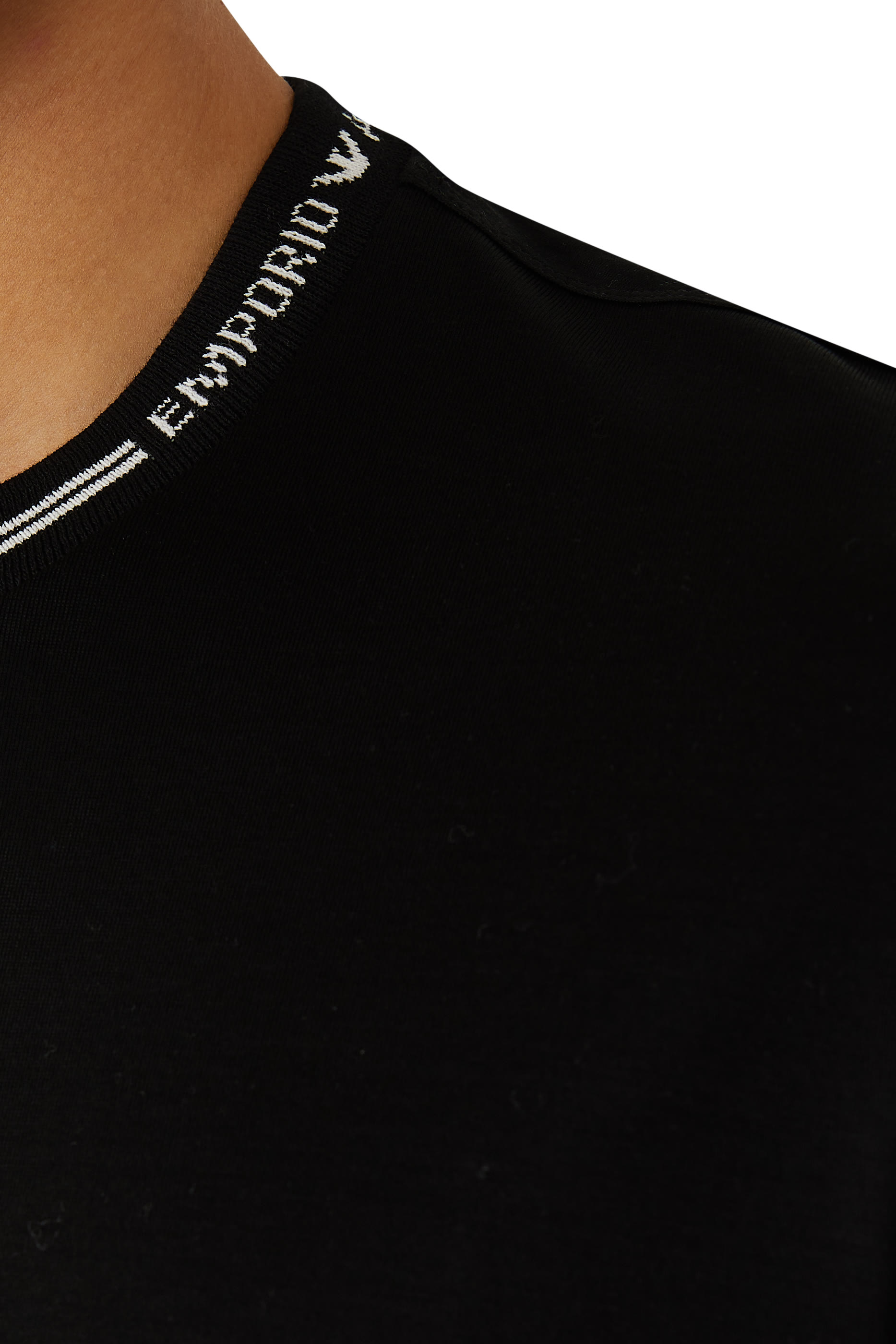 تيشيرت بشعار الماركة جرسيه