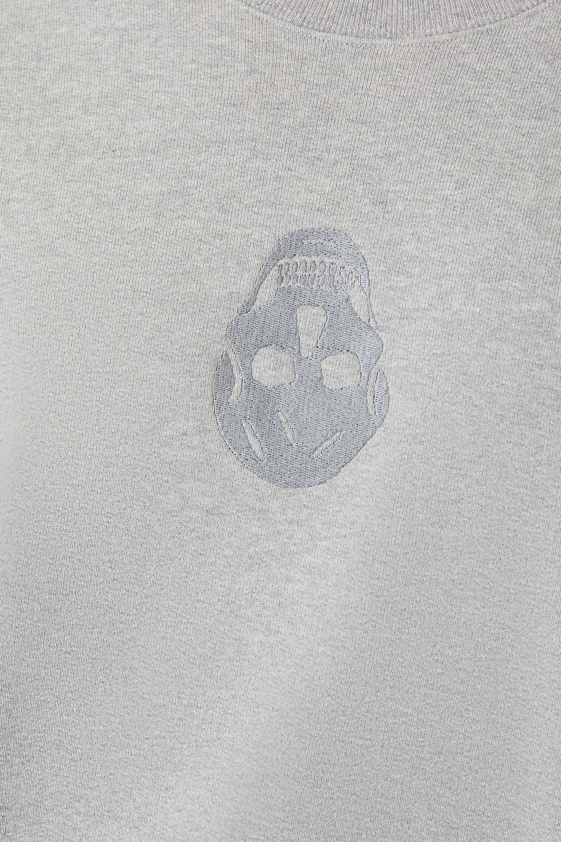 سويت شيرت بنقشة جمجمة