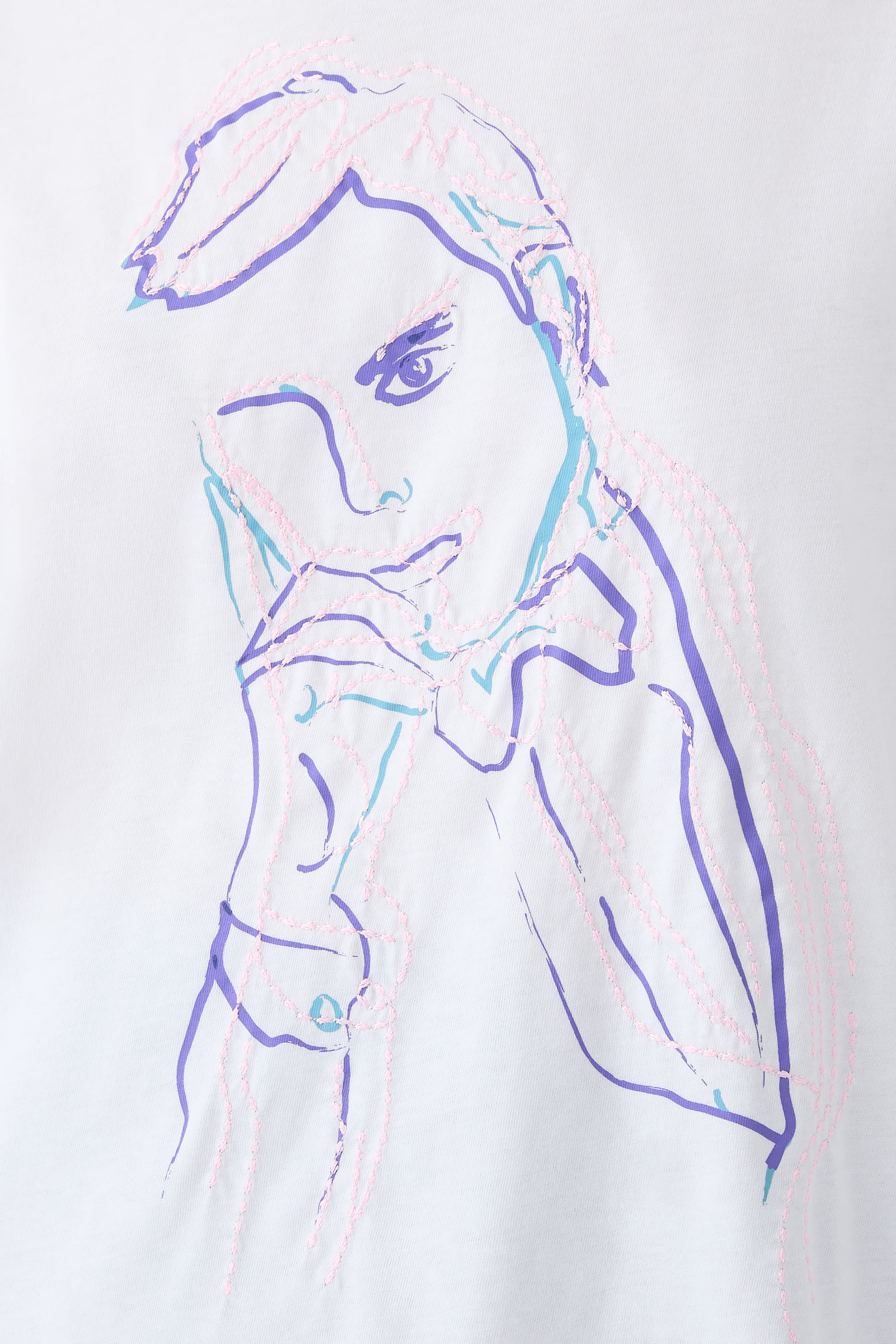 تيشيرت بأكمام قصيرة