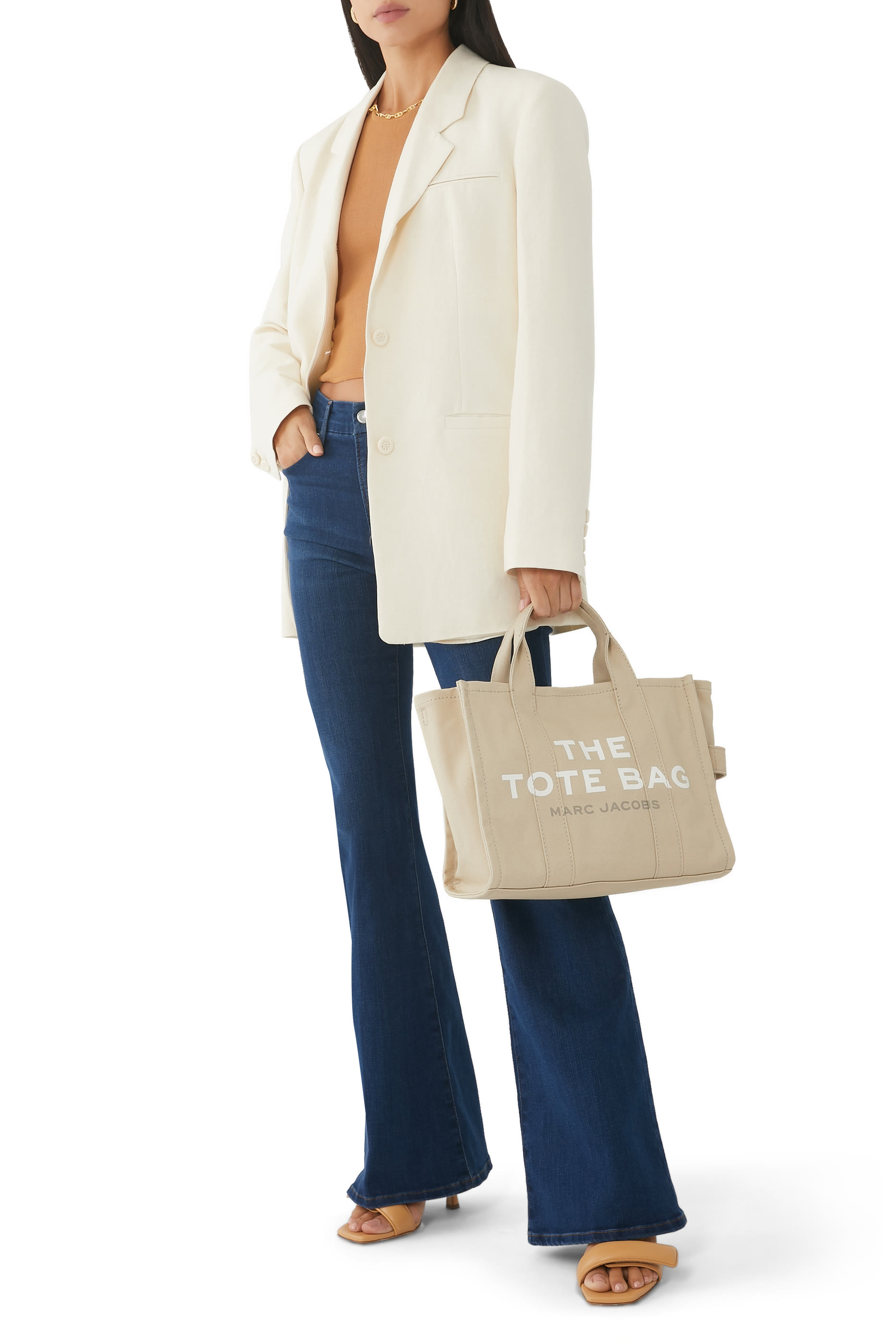 حقيبة يد متوسطة الحجم