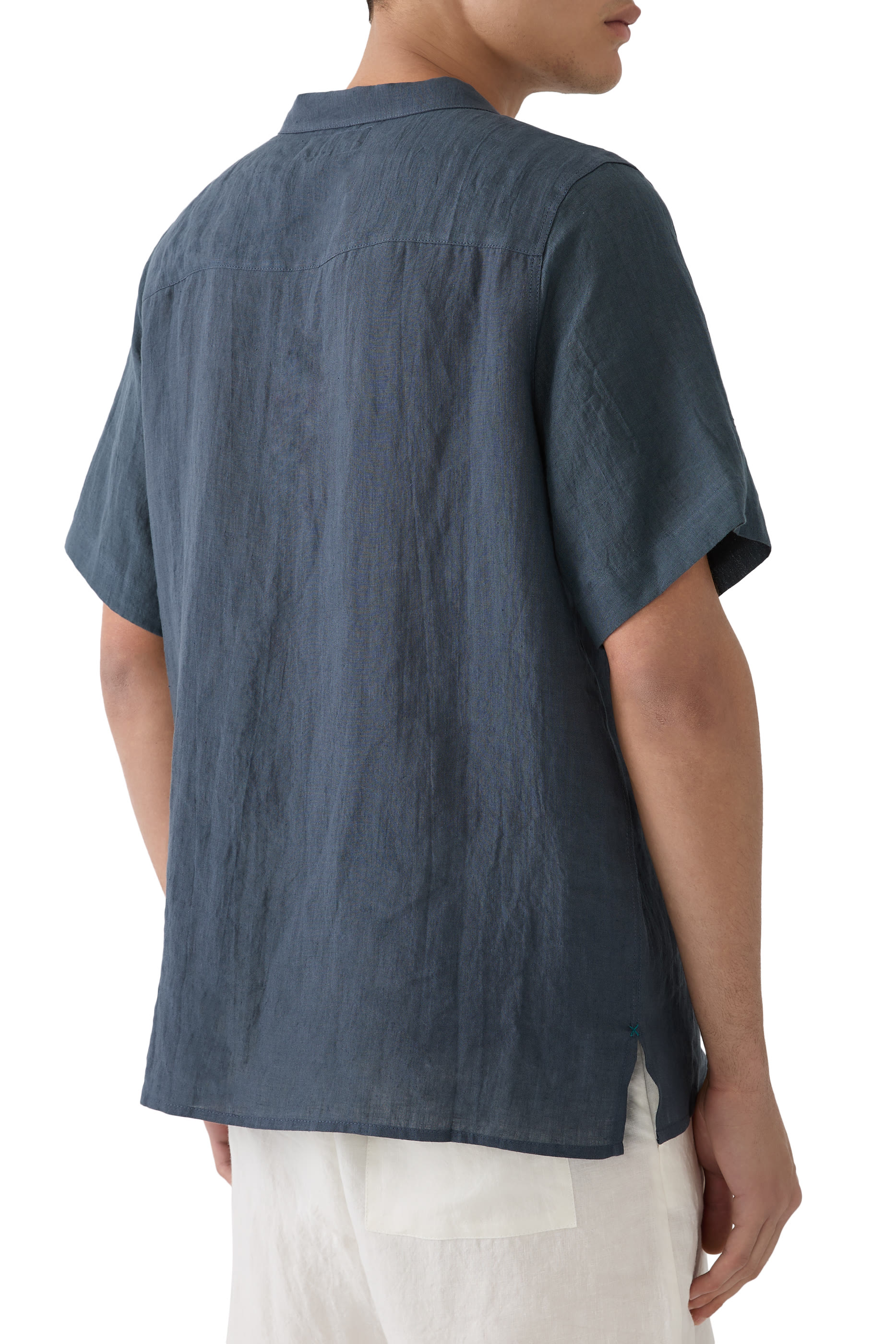 قميص بياقة بطية