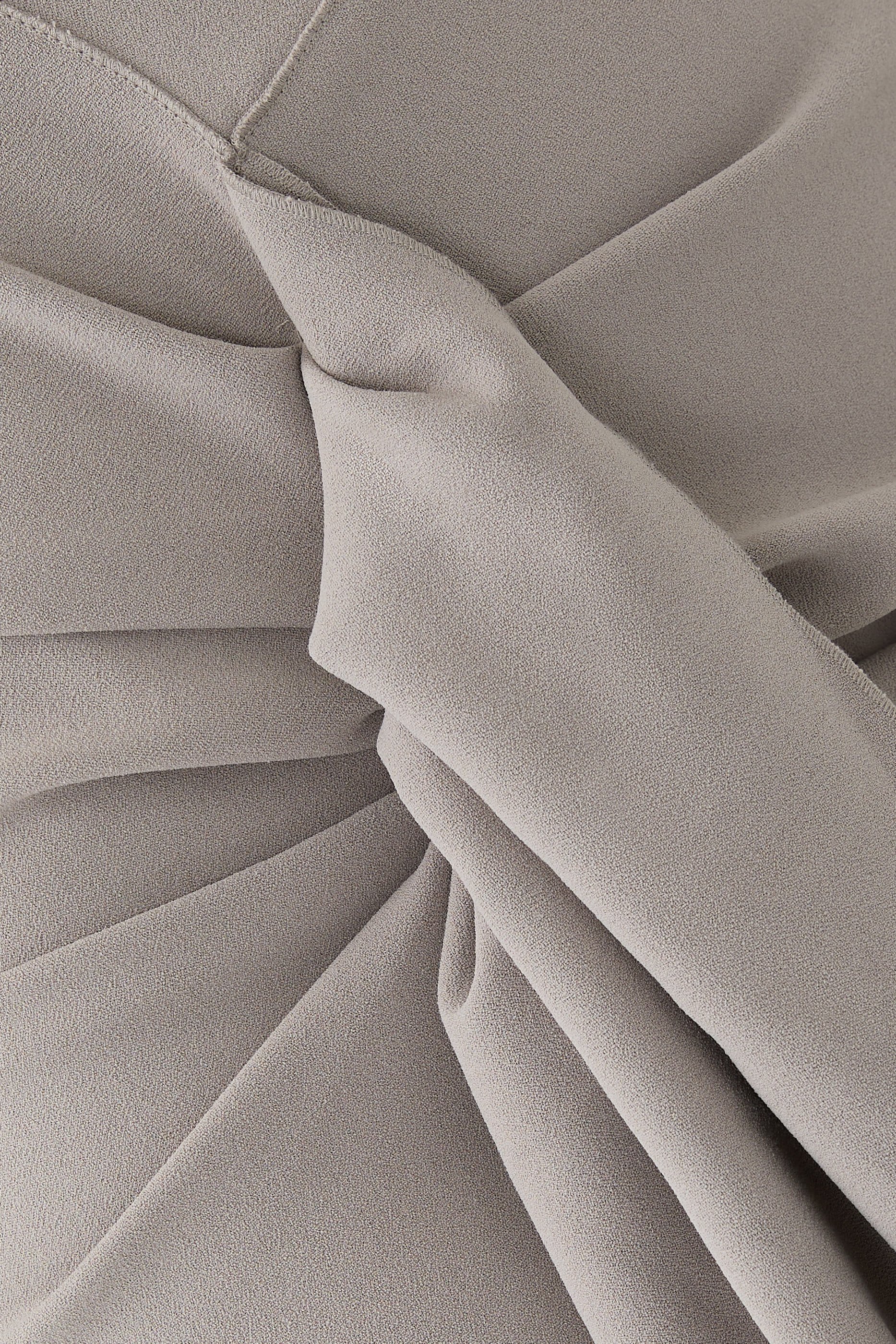 فستان ديلا طوبل