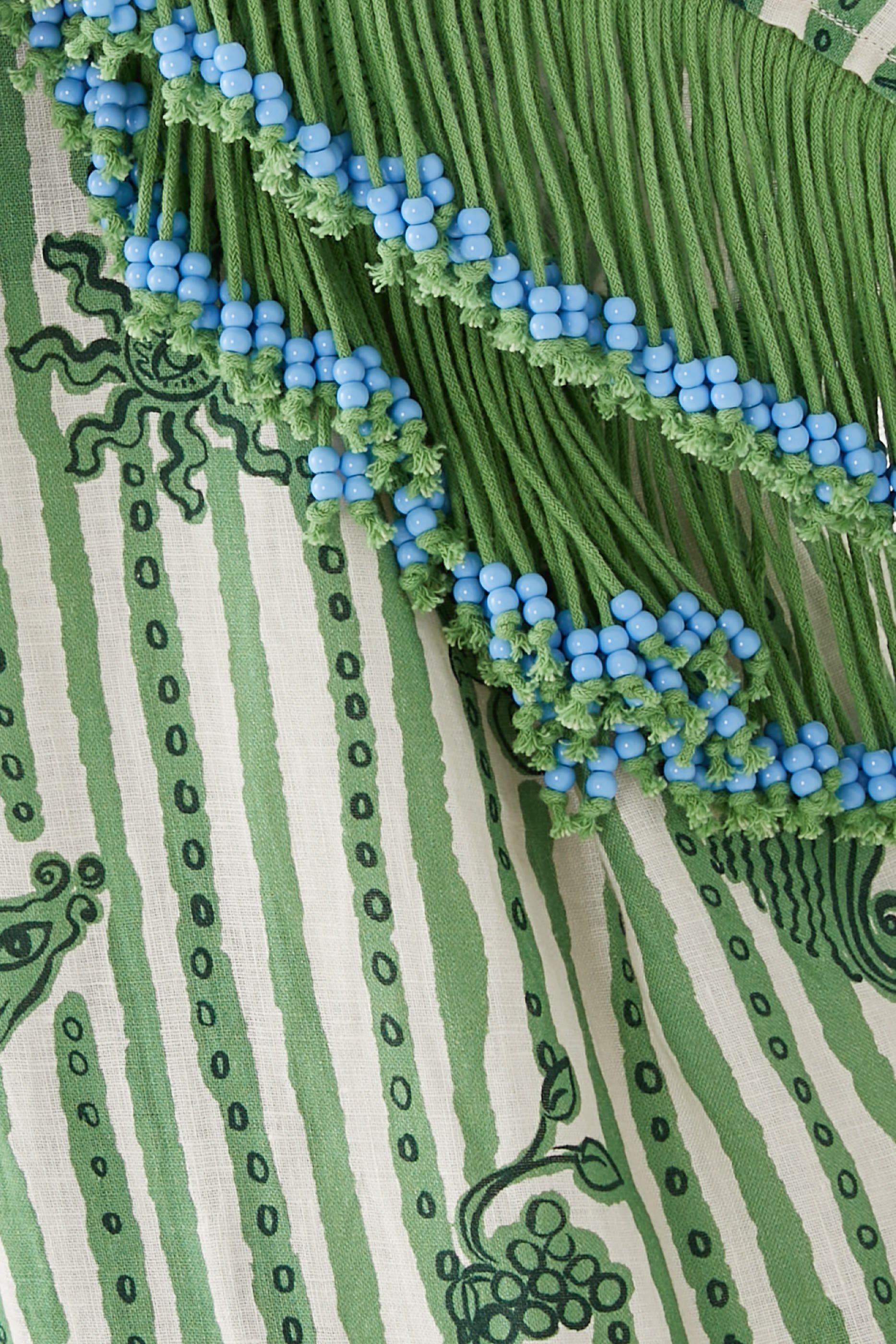 فستان لولا متوسط الطول