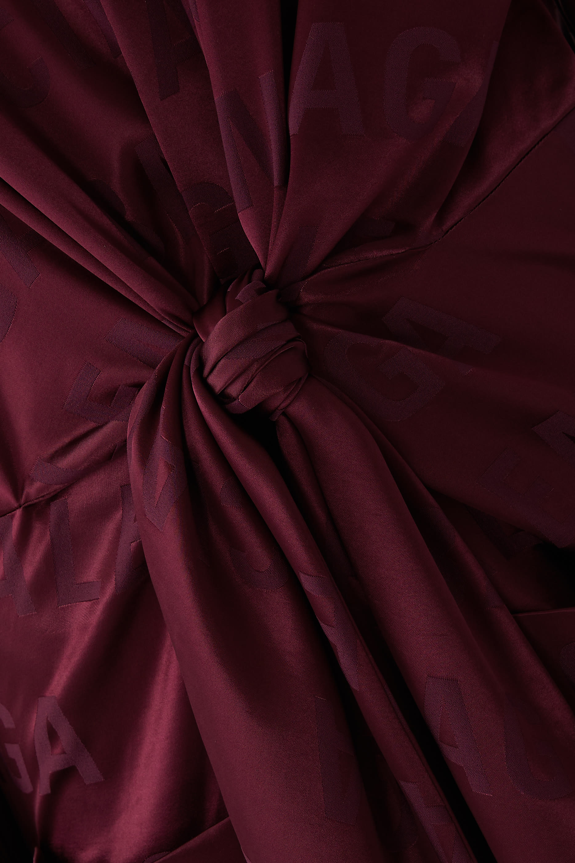 فستان بتصميم روب