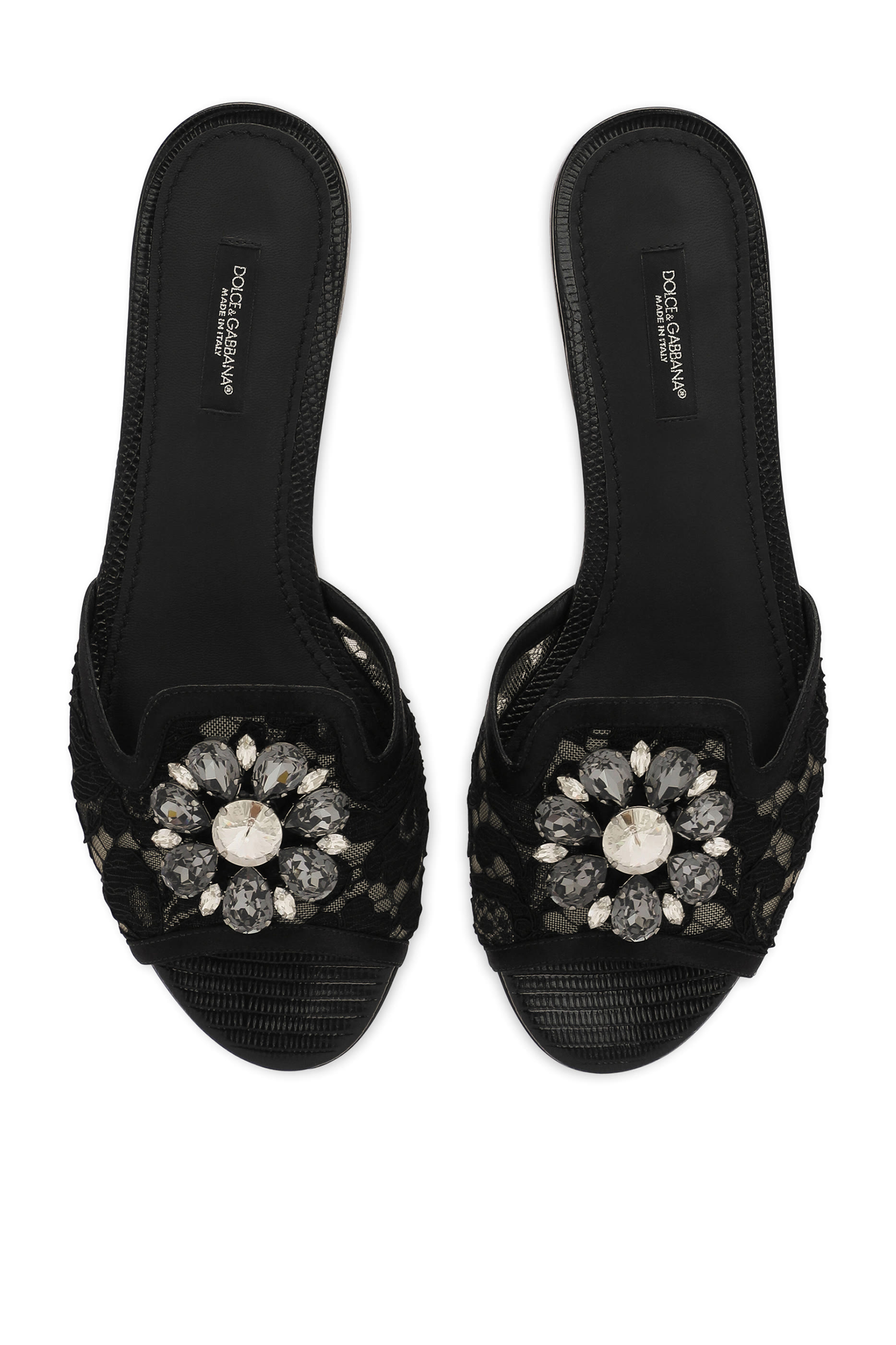 صندل دانتيل مزين  فيونكة مرصعة بكريستال وبروش