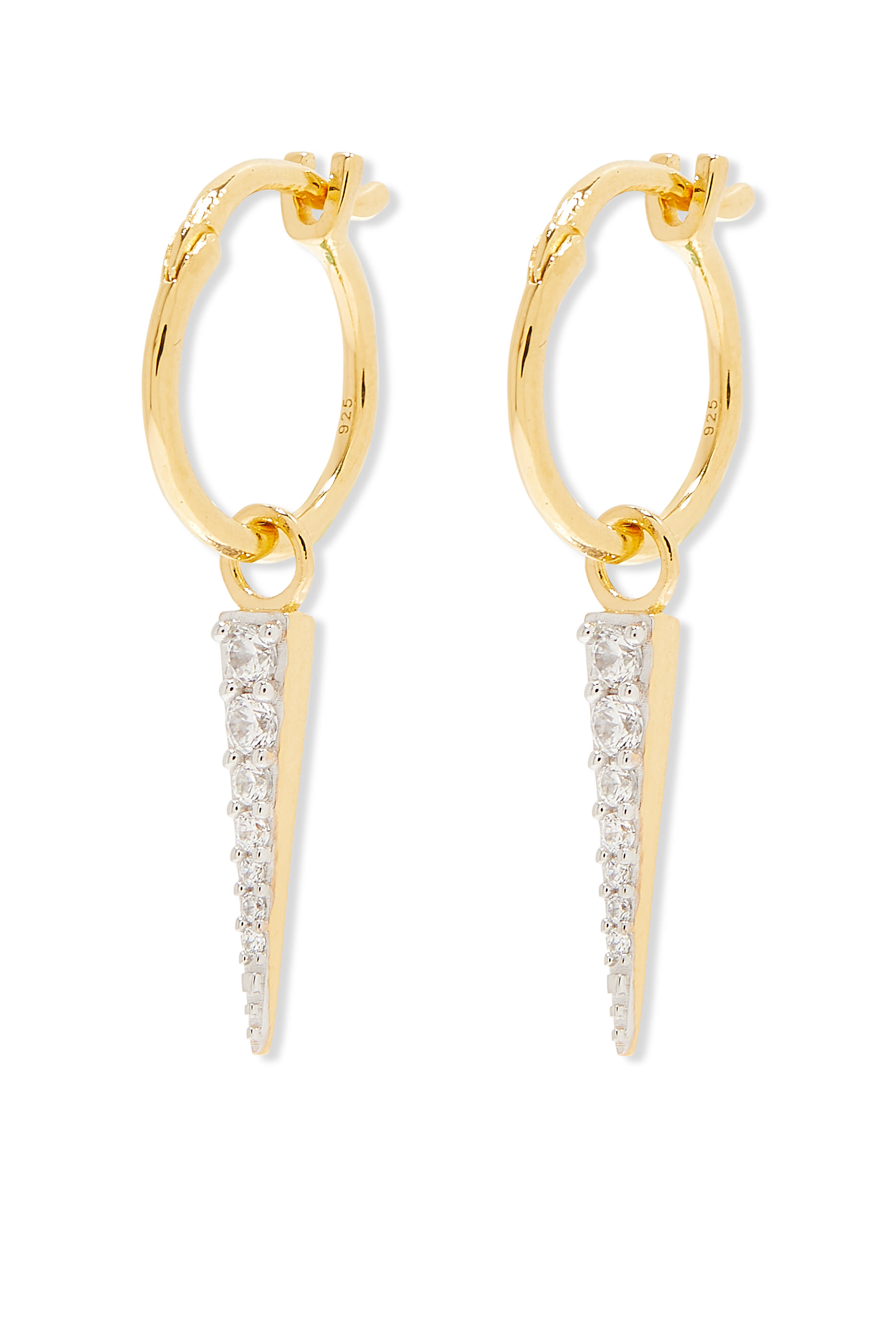 أقراط دائرية صغيرة بحلي مدببة مرصعة بأحجار بافيه، فضة إسترلينية مطلية بذهب عيار 18 وأحجار زركونيا مكعبة