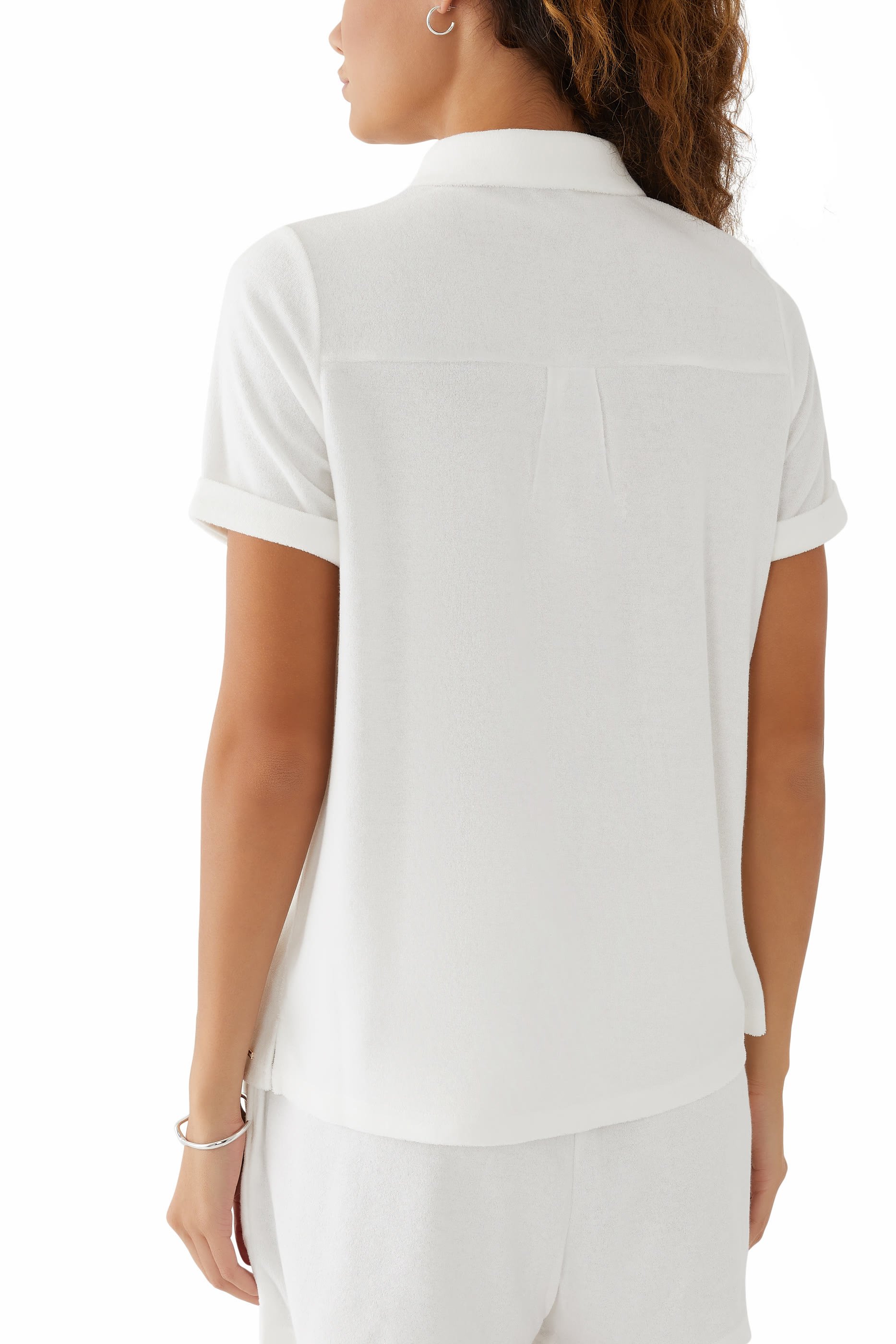 قميص توري بلون أبيض