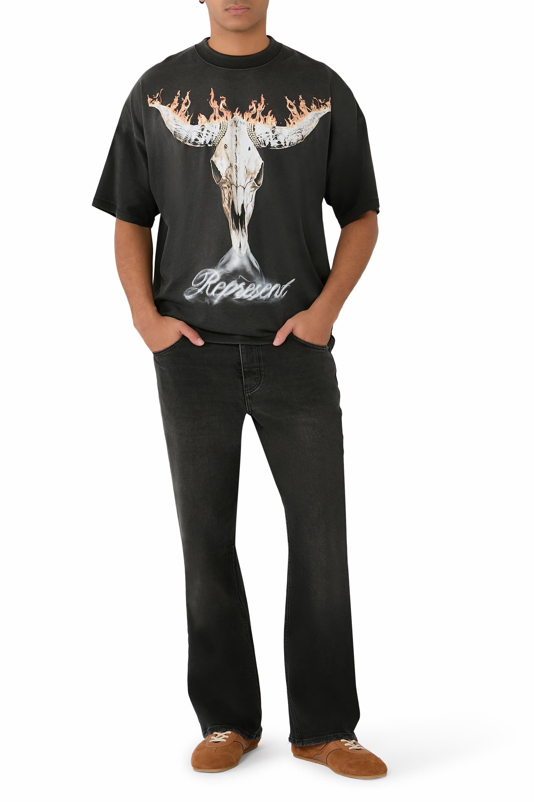 بنطال بقصة واسعة من الأسفل دنيم