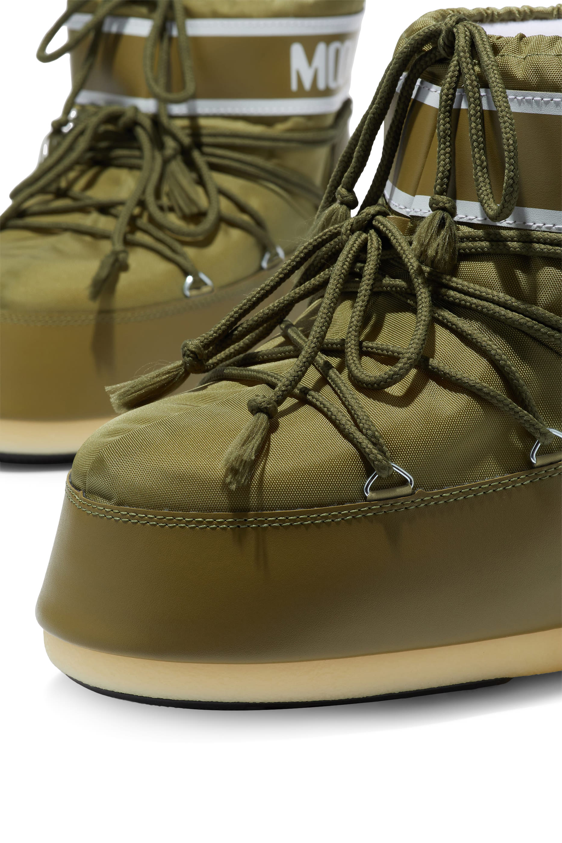 حذاء بوت أيكون بكاحل منخفض نايلون