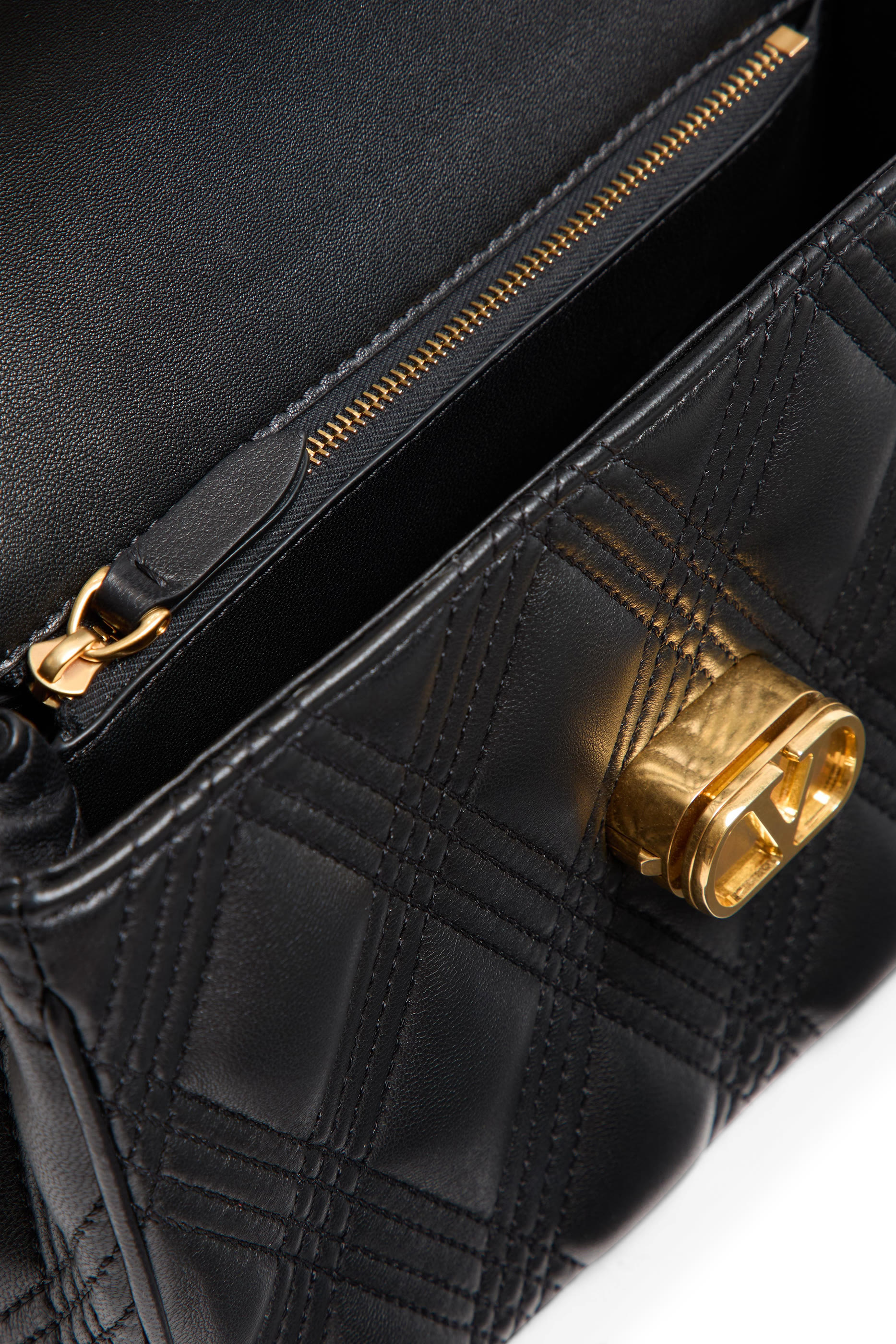 حقيبة كتف كويلتي 67 متوسطة