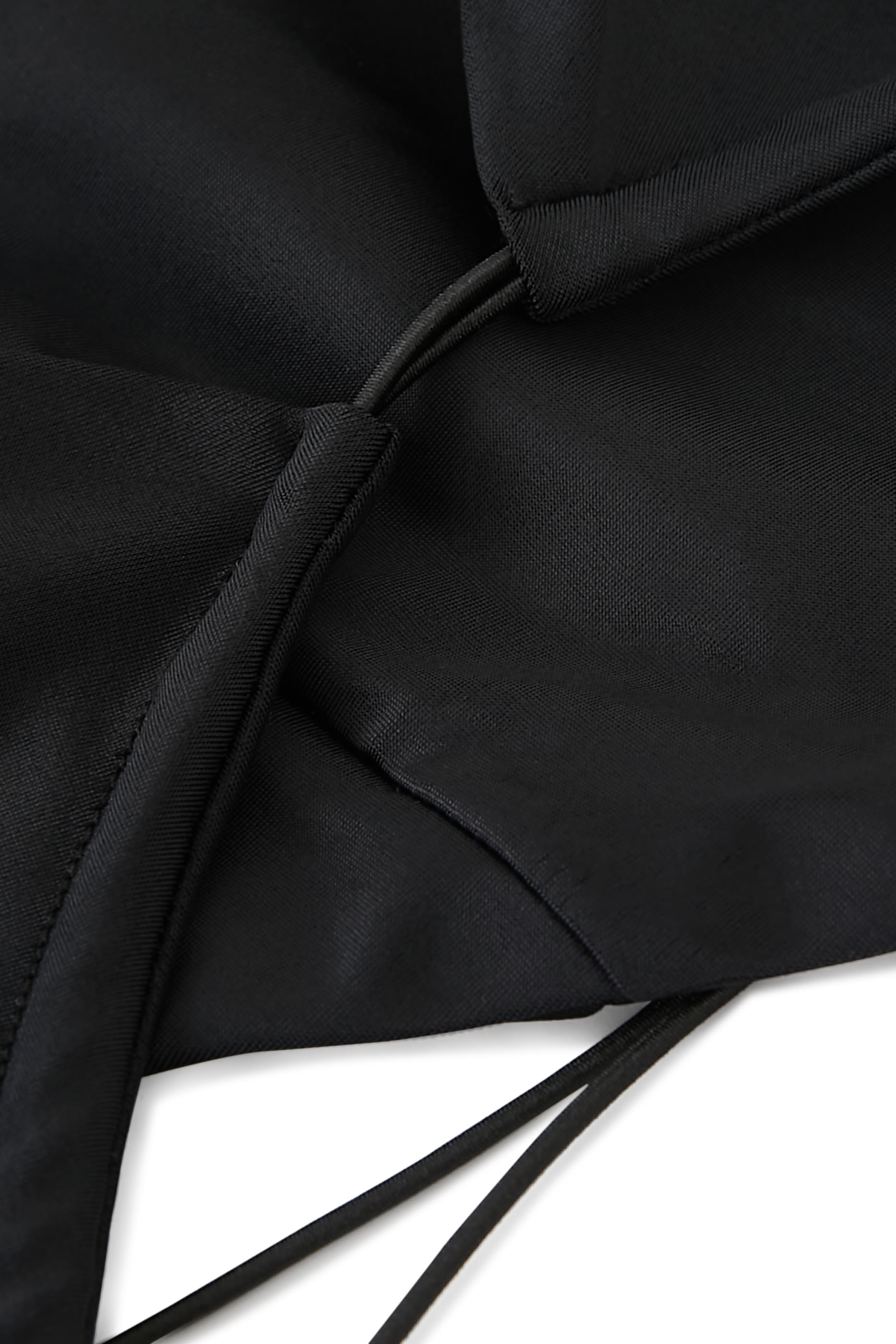 قطعة بيكيني علوية كورا بحمالات رفيعة