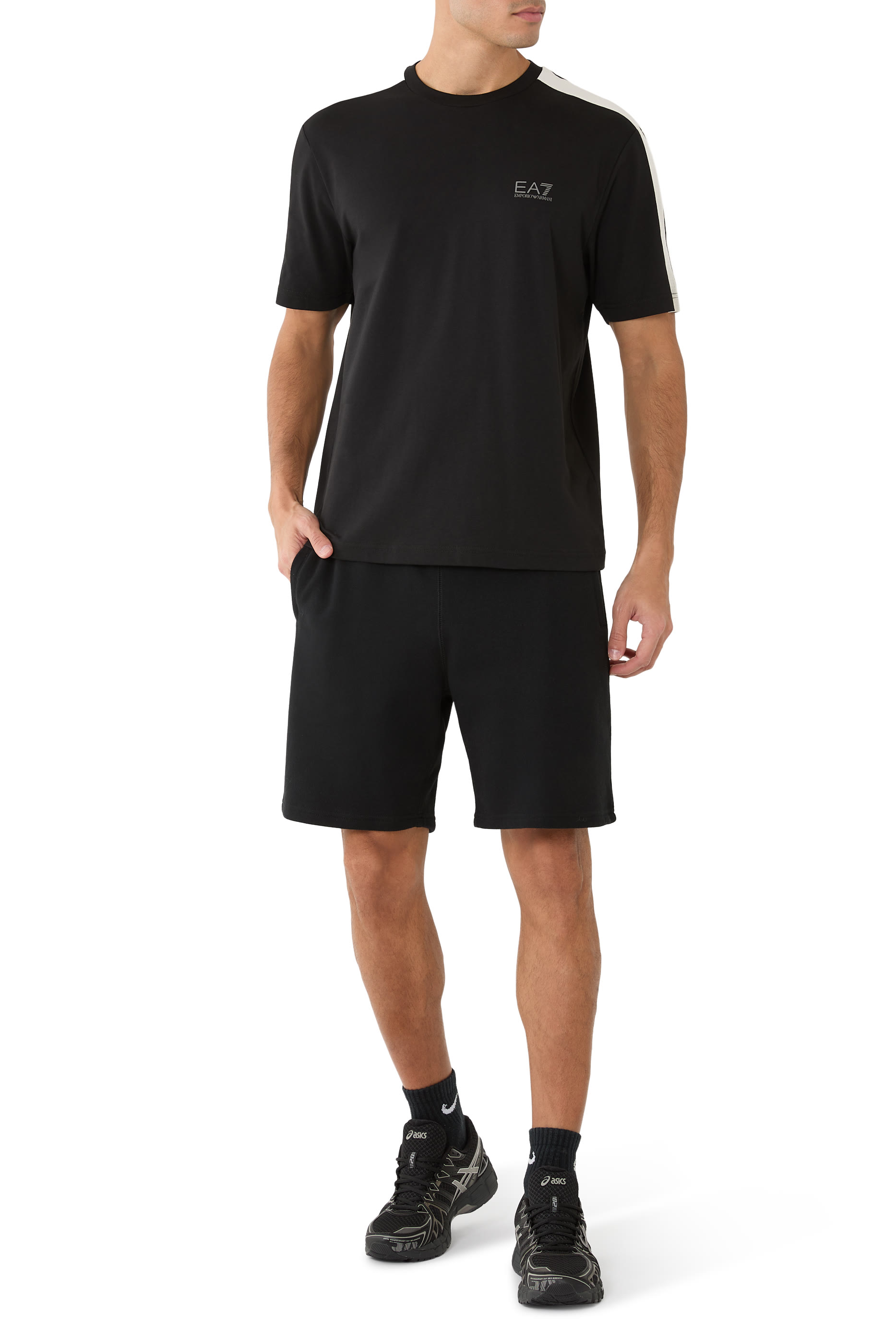 تيشيرت بشعار الماركة