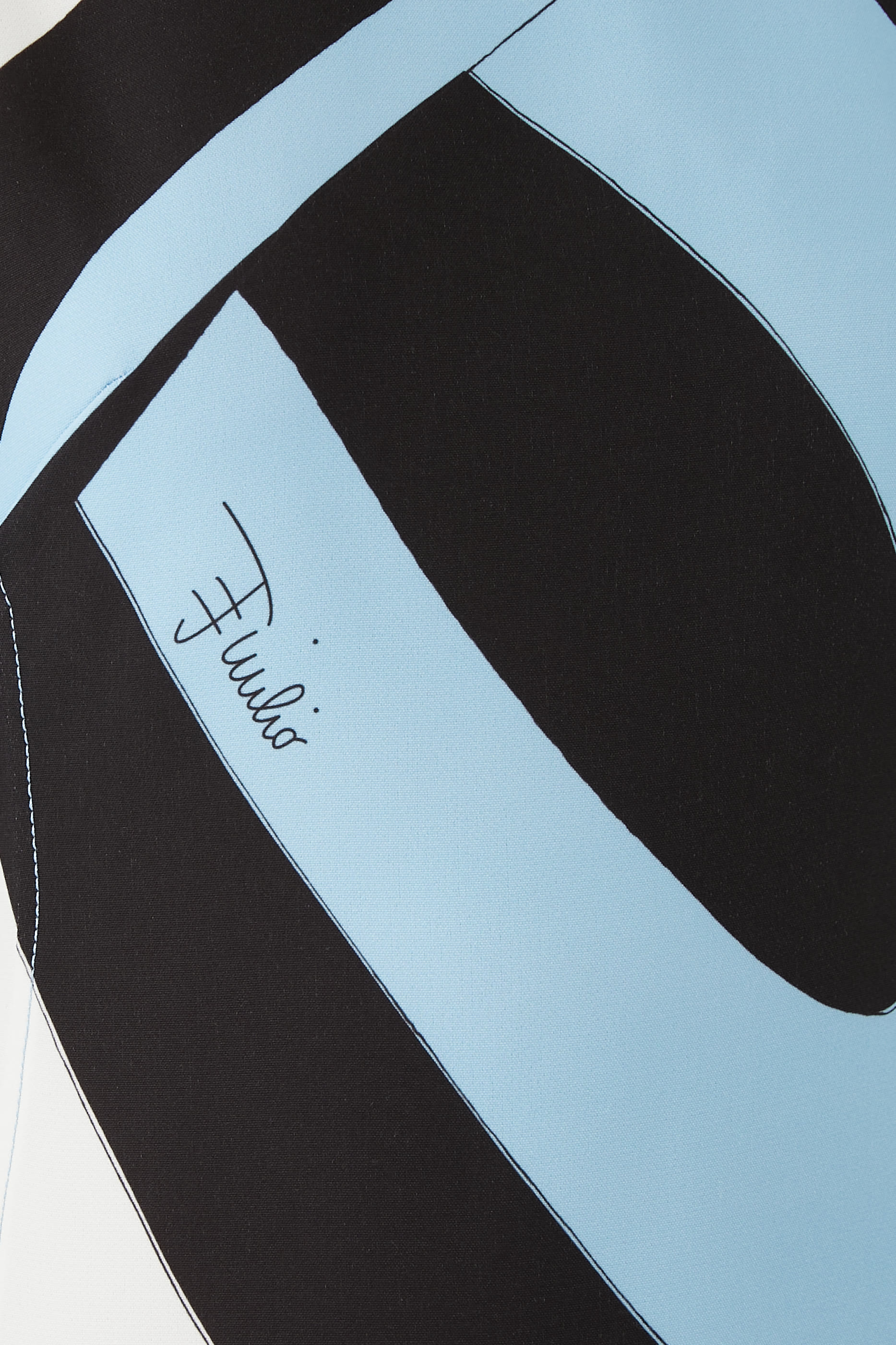 فستان كوتور بطبعة ايريد كريب