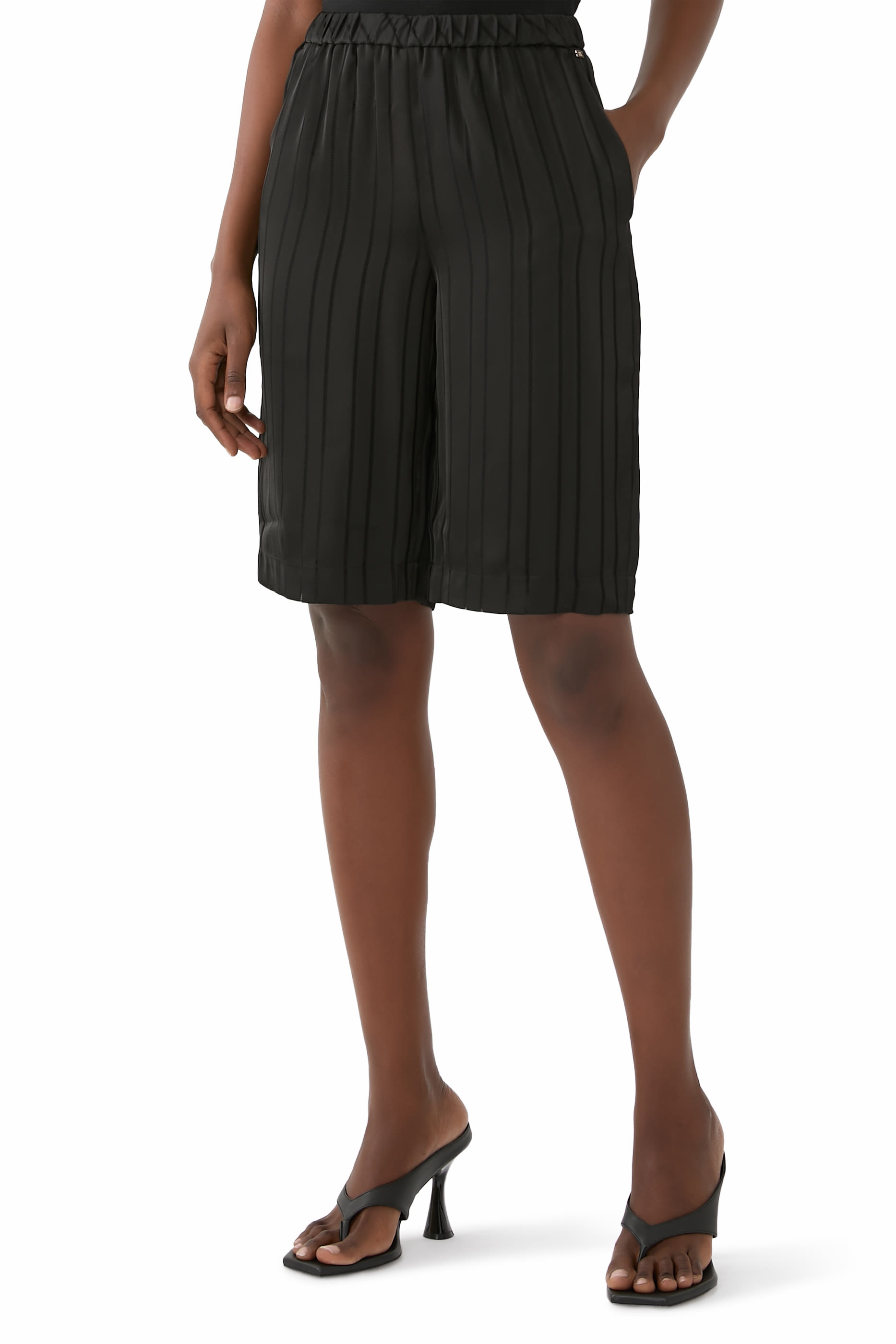 شورت بيرمودا مخطط