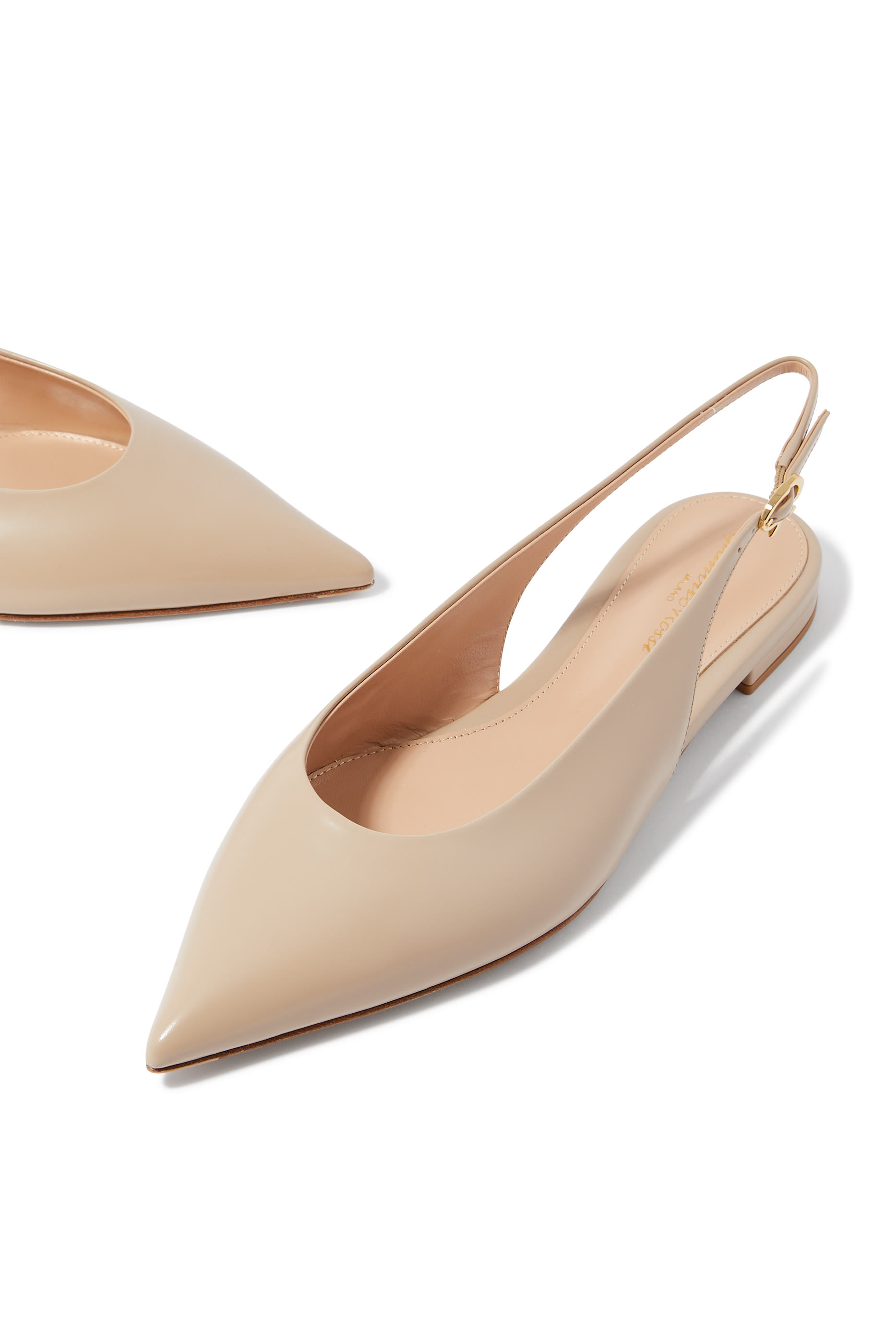 حذاء روبي بنعل مسطح بسير خلفي