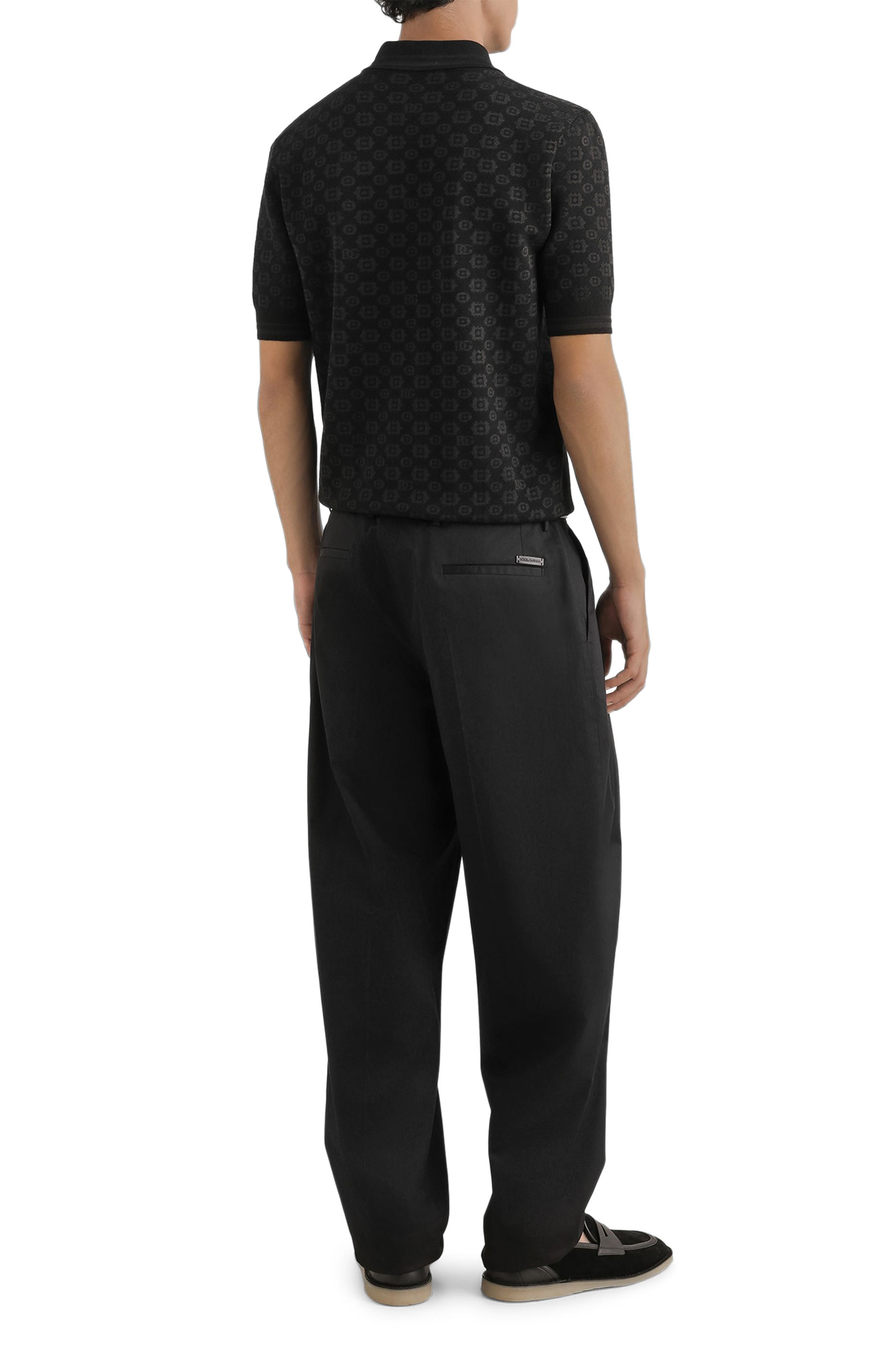 قميص بولو بتفاصيل نقاط صغيرة