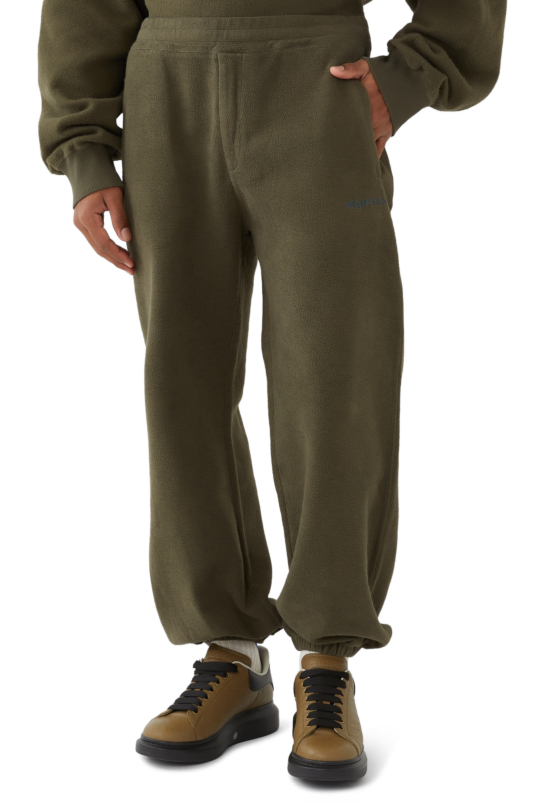 بنطال رياضي بشعار الماركة