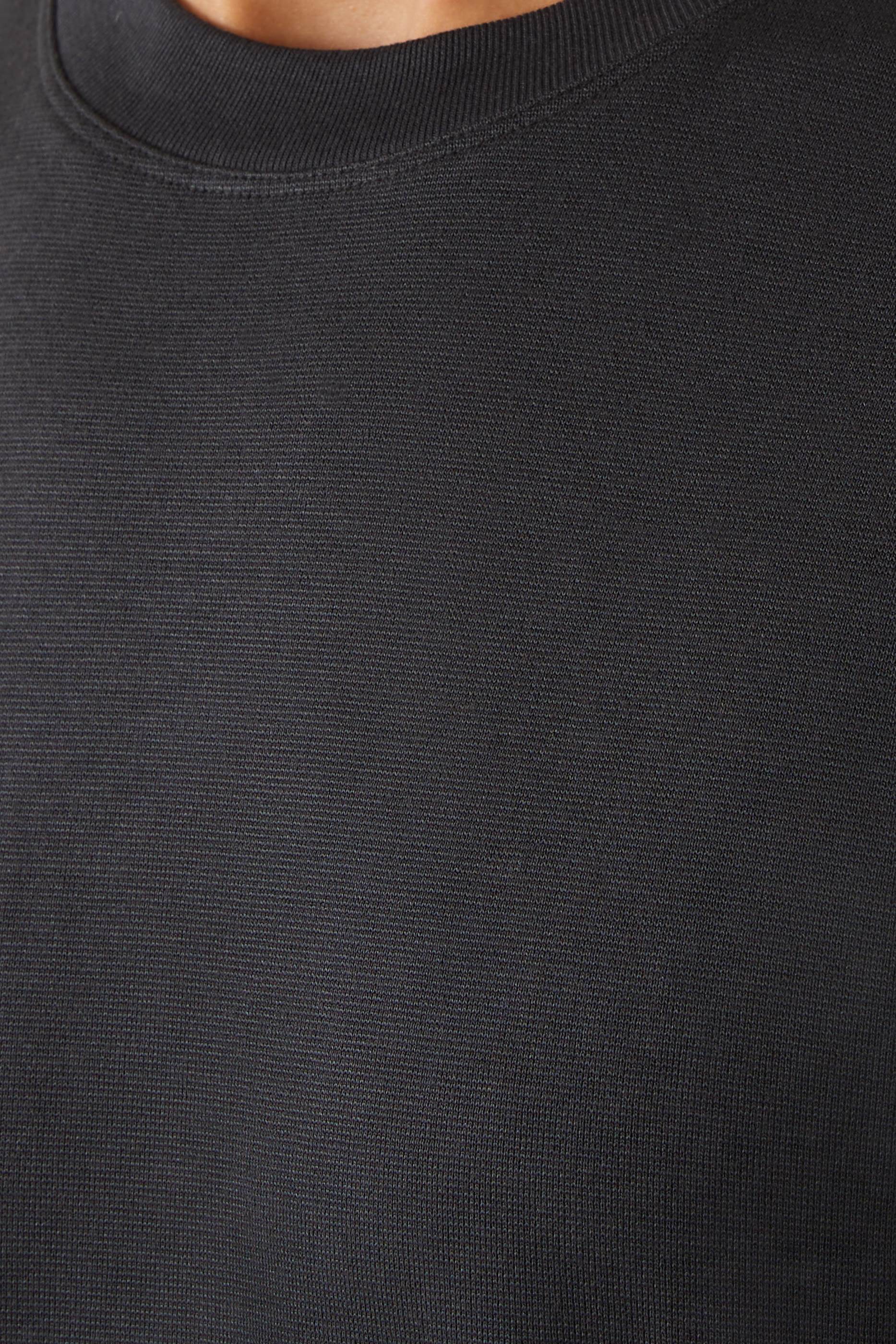 تيشيرت إسنشالز