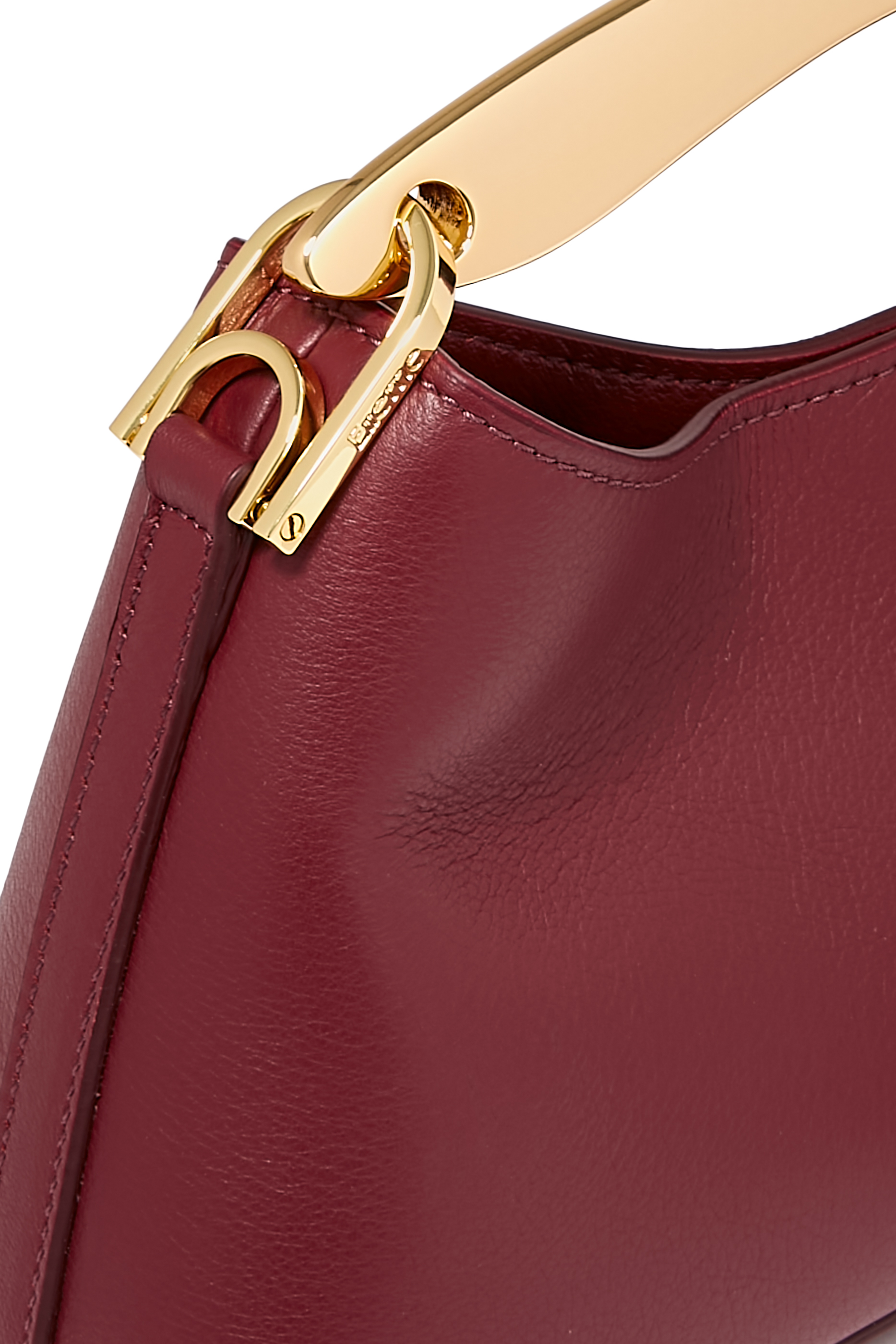 حقيبة بومرانغ صغيرة جلد