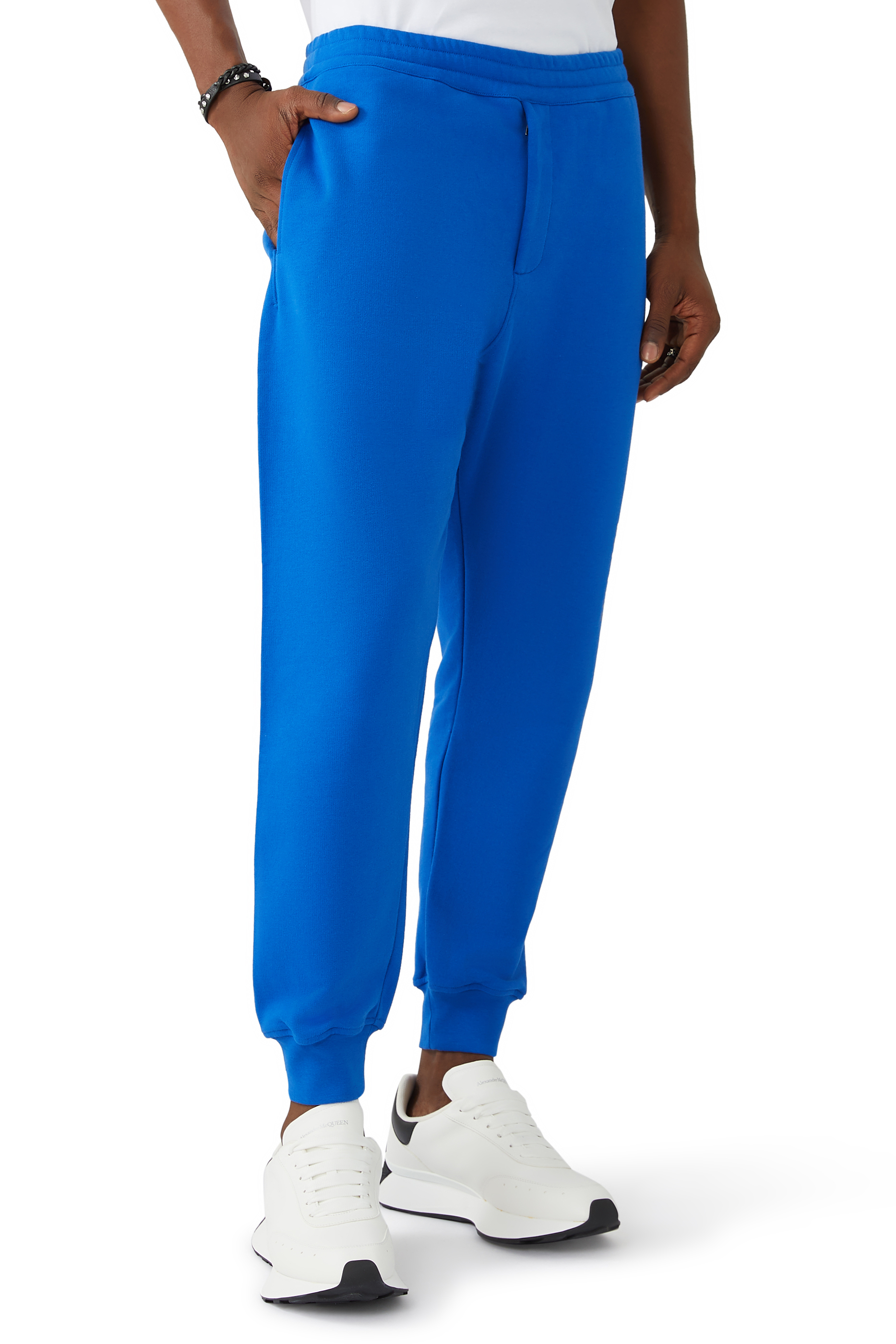 بنطال رياضي بطبعة شعار الماركة بتصميم جرافيتي