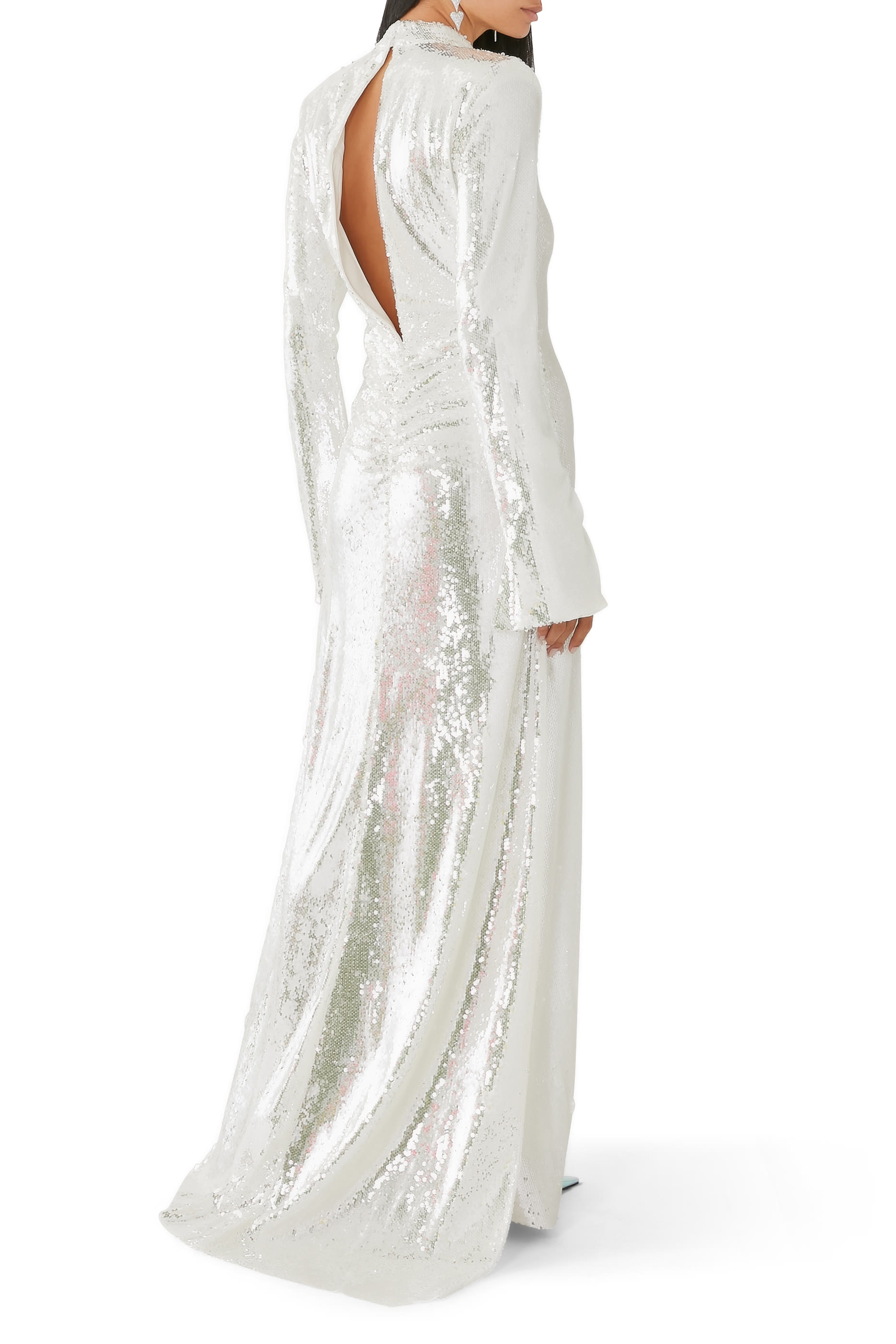 فستان طويل مطرز بترتر