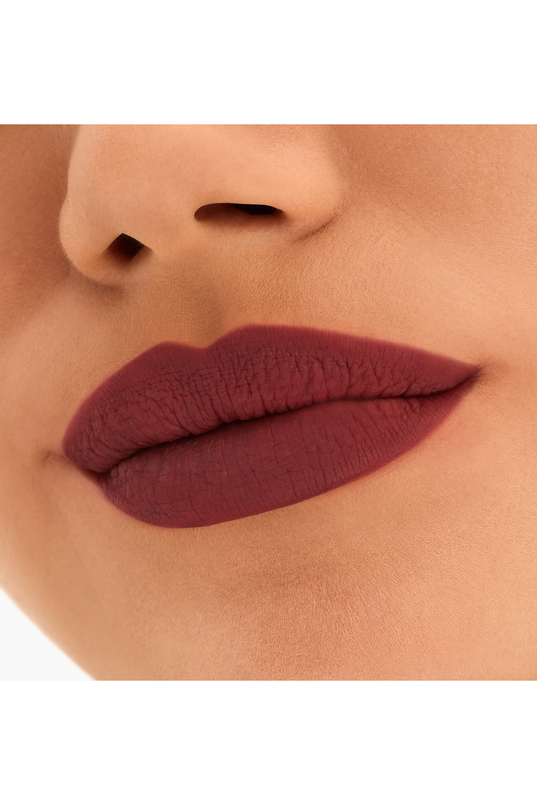 أحمر شفاه لوكت كيس يدوم 24 ساعة