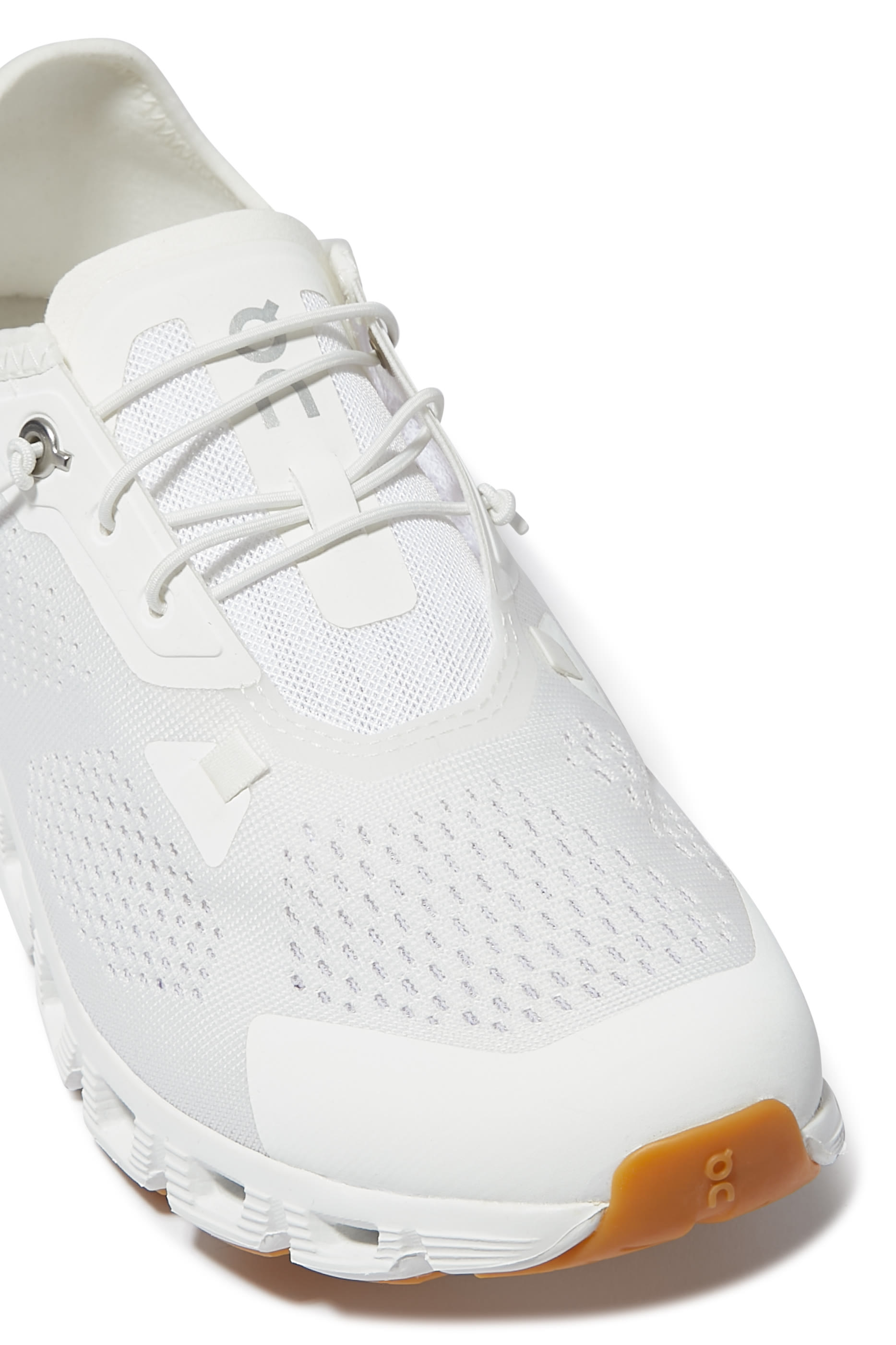 سنيكرز كلاود 5 كوست بكاحل منخفض للجري للنساء