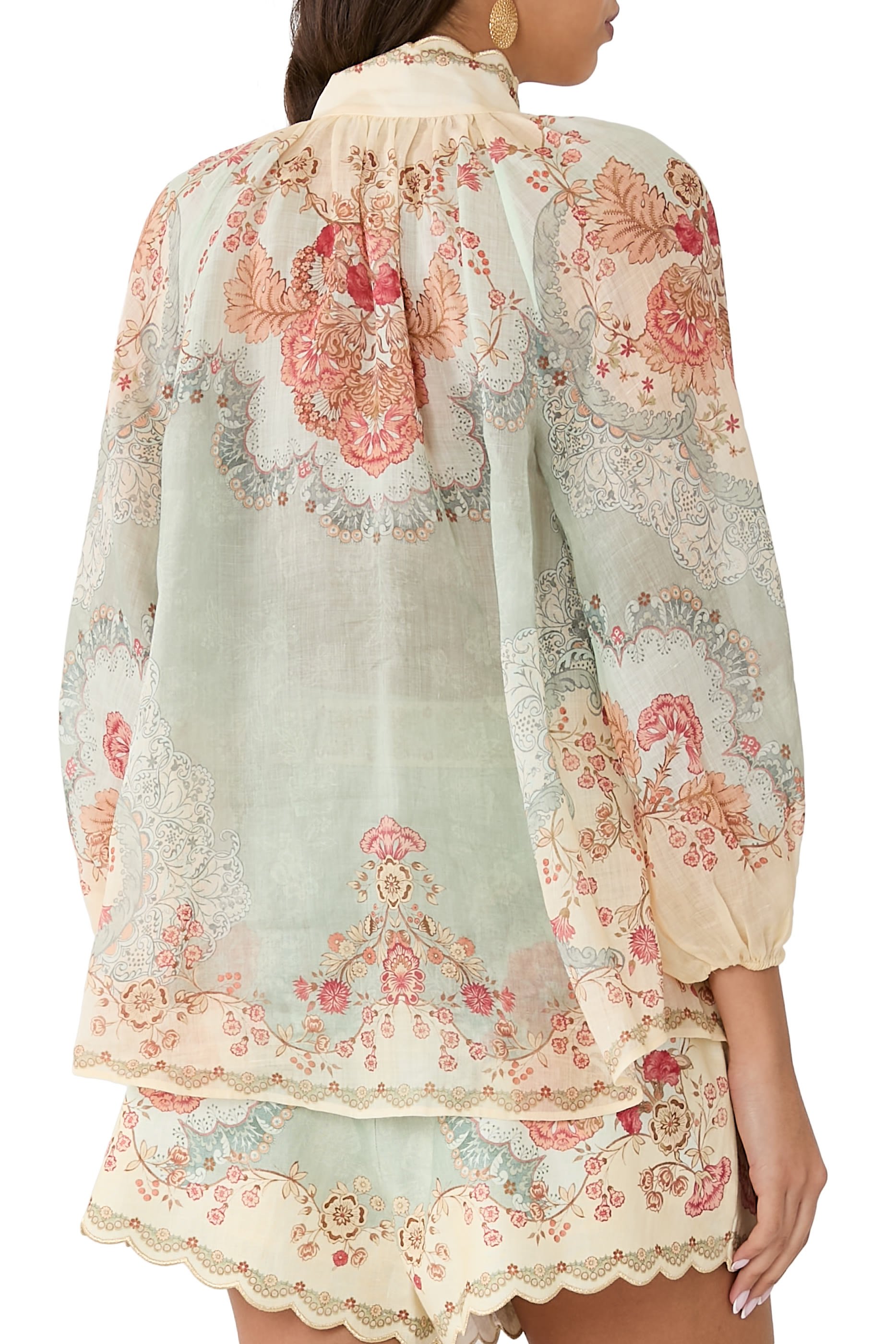 بلوزة دايلايت