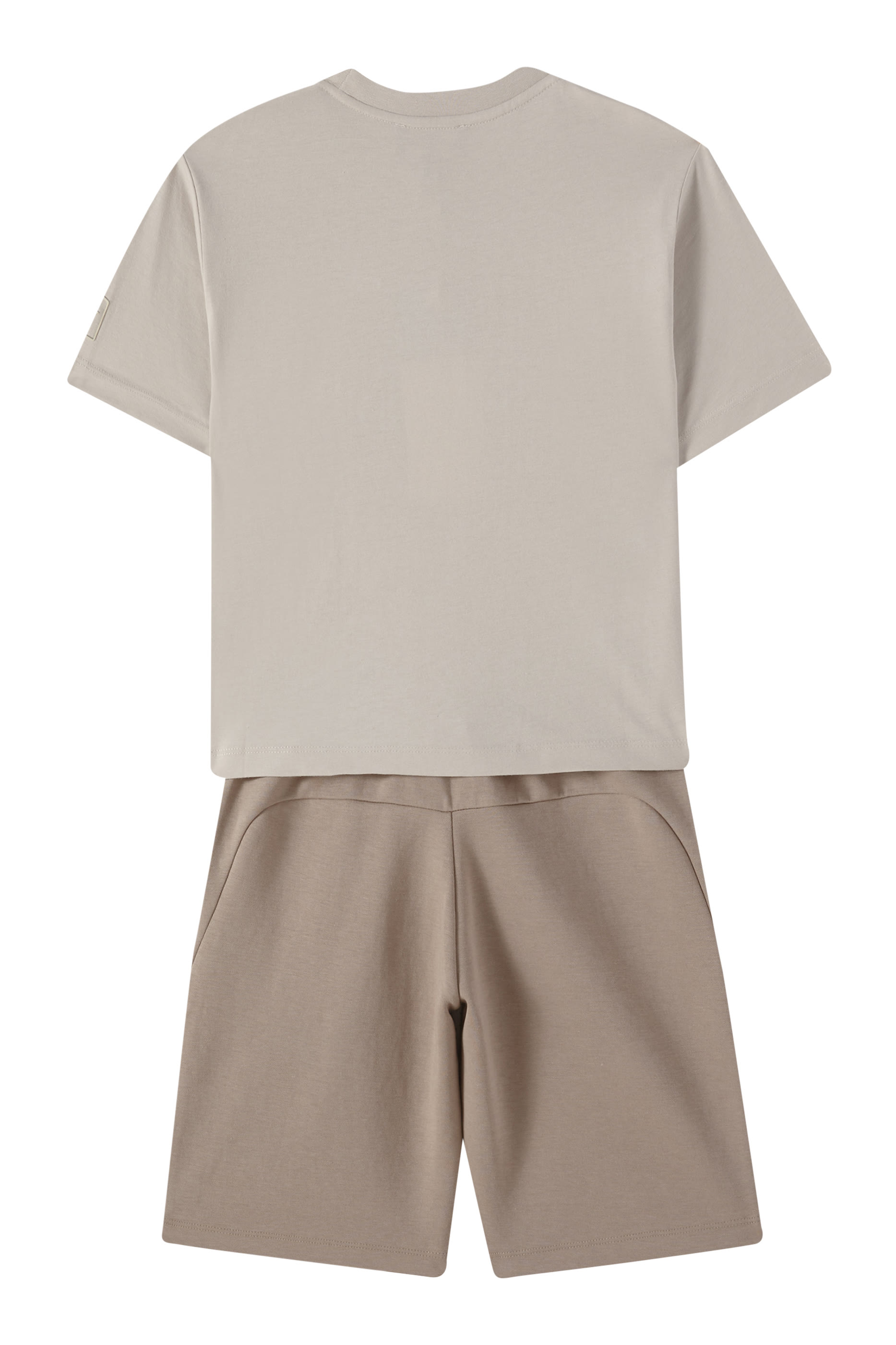 طقم تيشيرت وشورت برمودا للأطفال