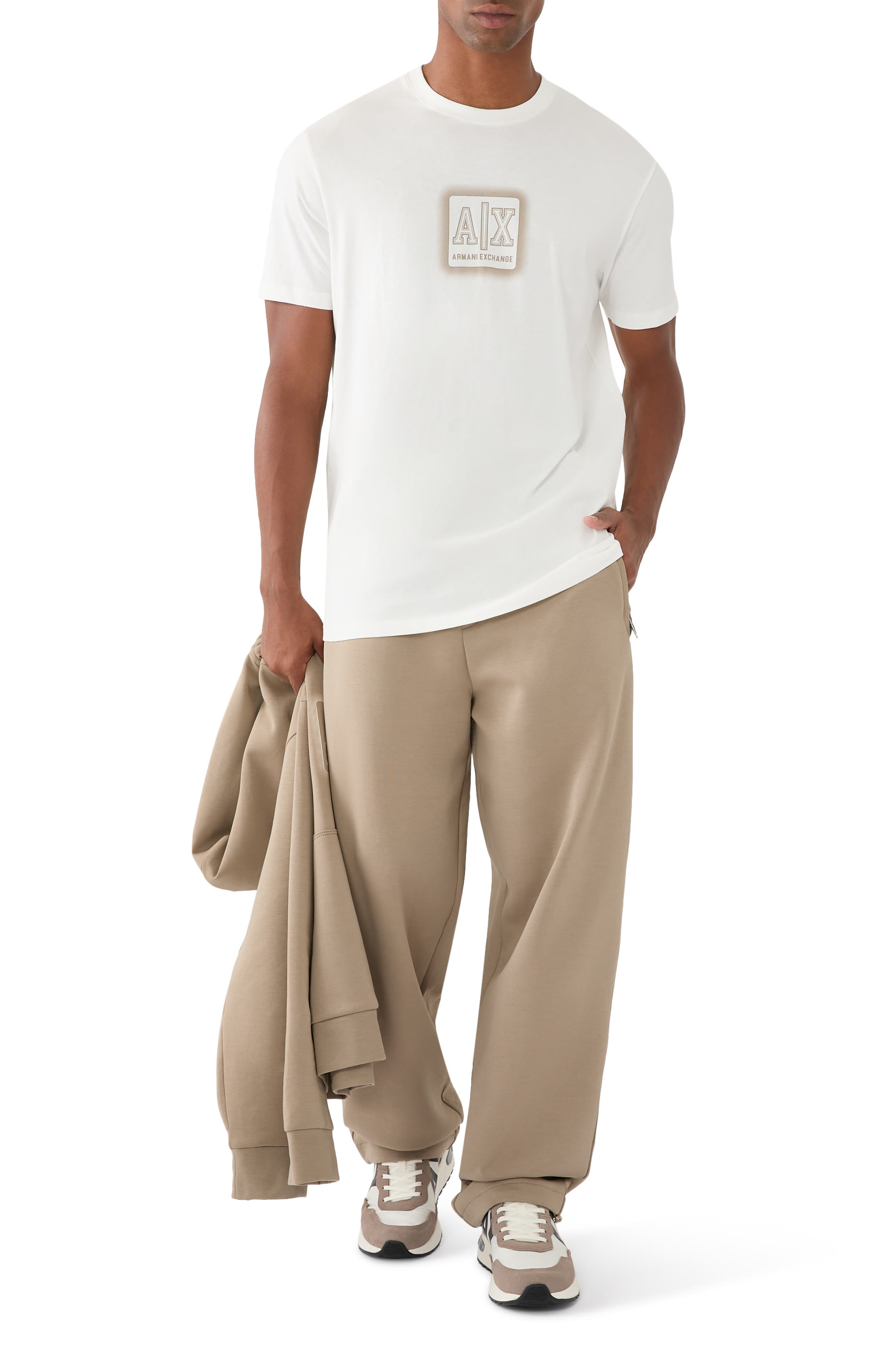 تيشيرت بشعار الماركة