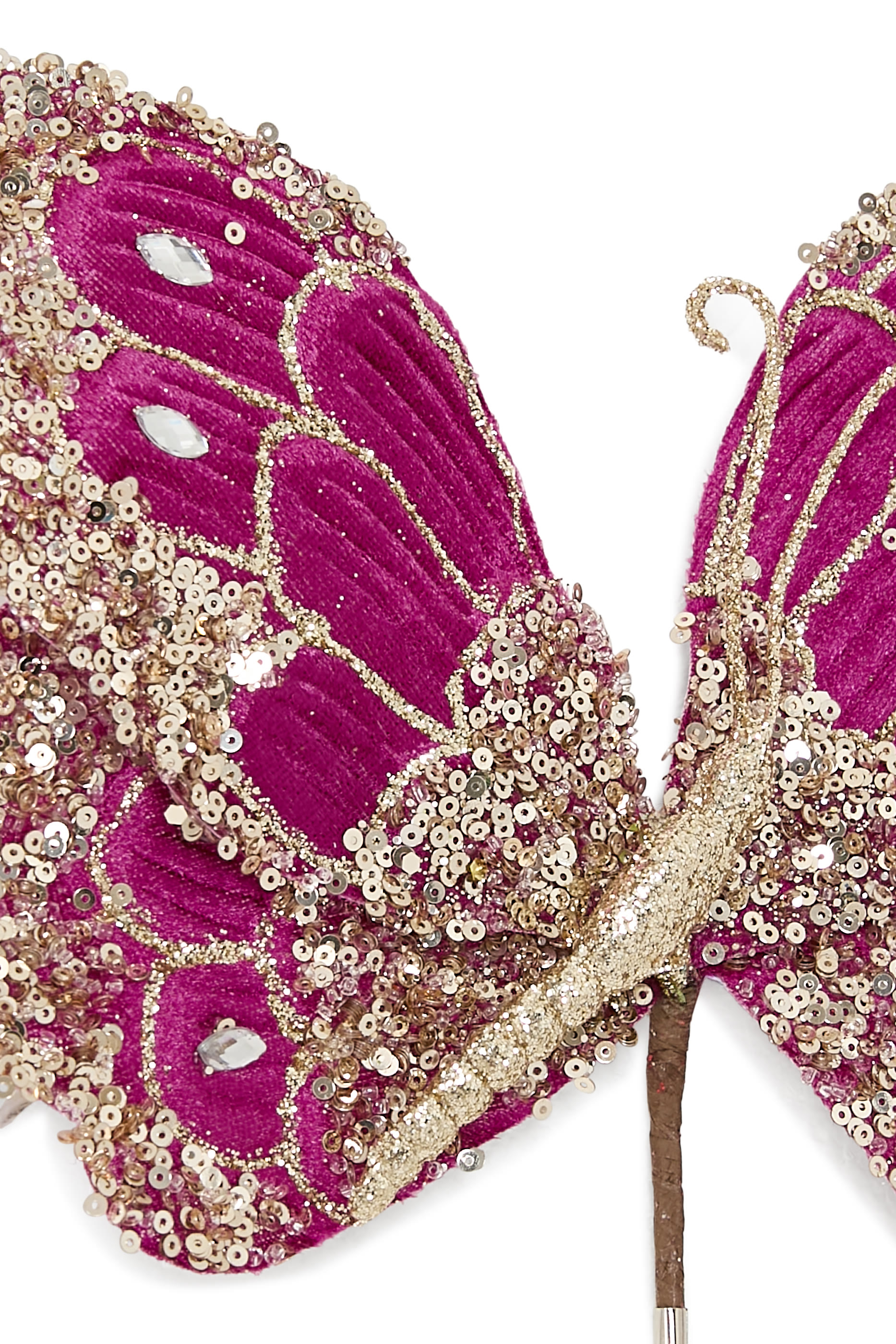 زينة بتصميم فراشة بمشبك