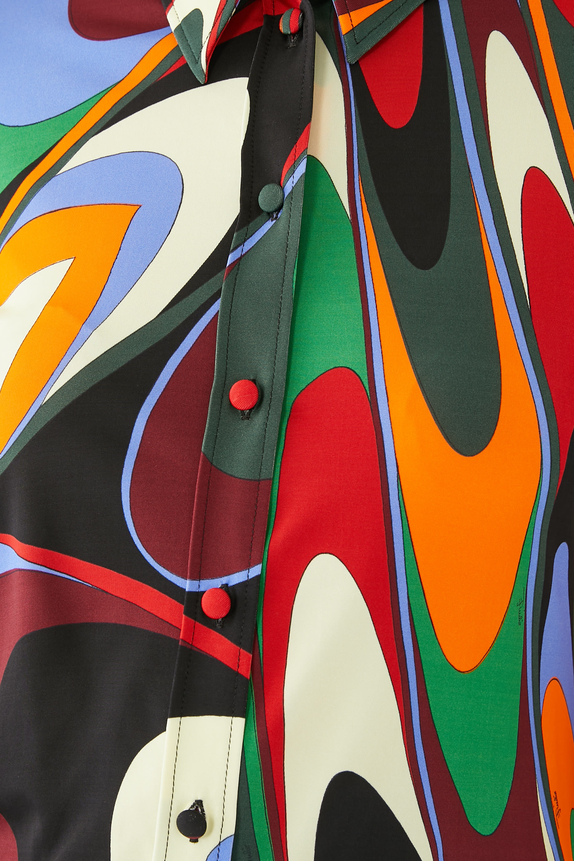 قميص بأكمام طويلة ستان