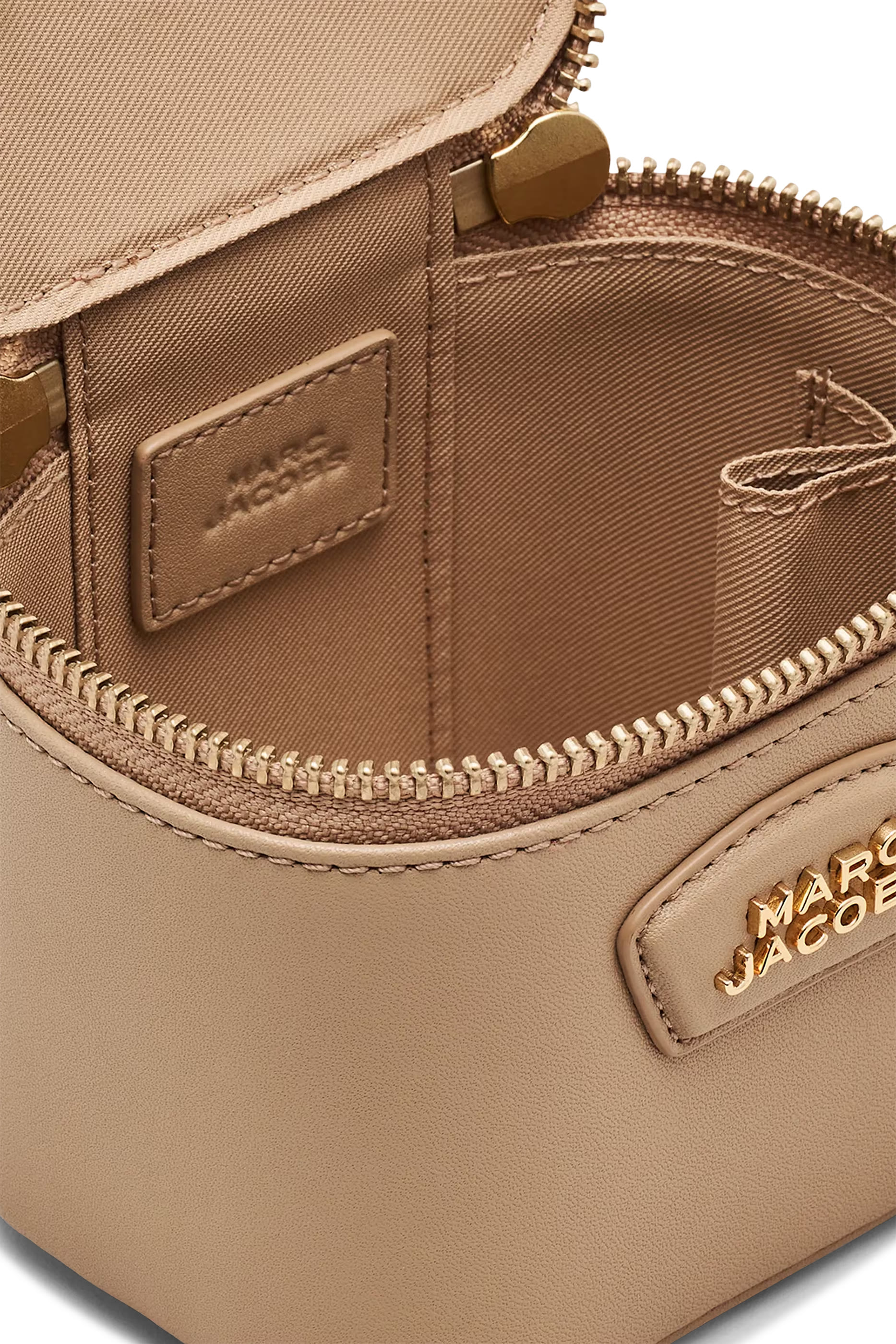 حقيبة مستحضرات تجميل إيفريداي صغيرة