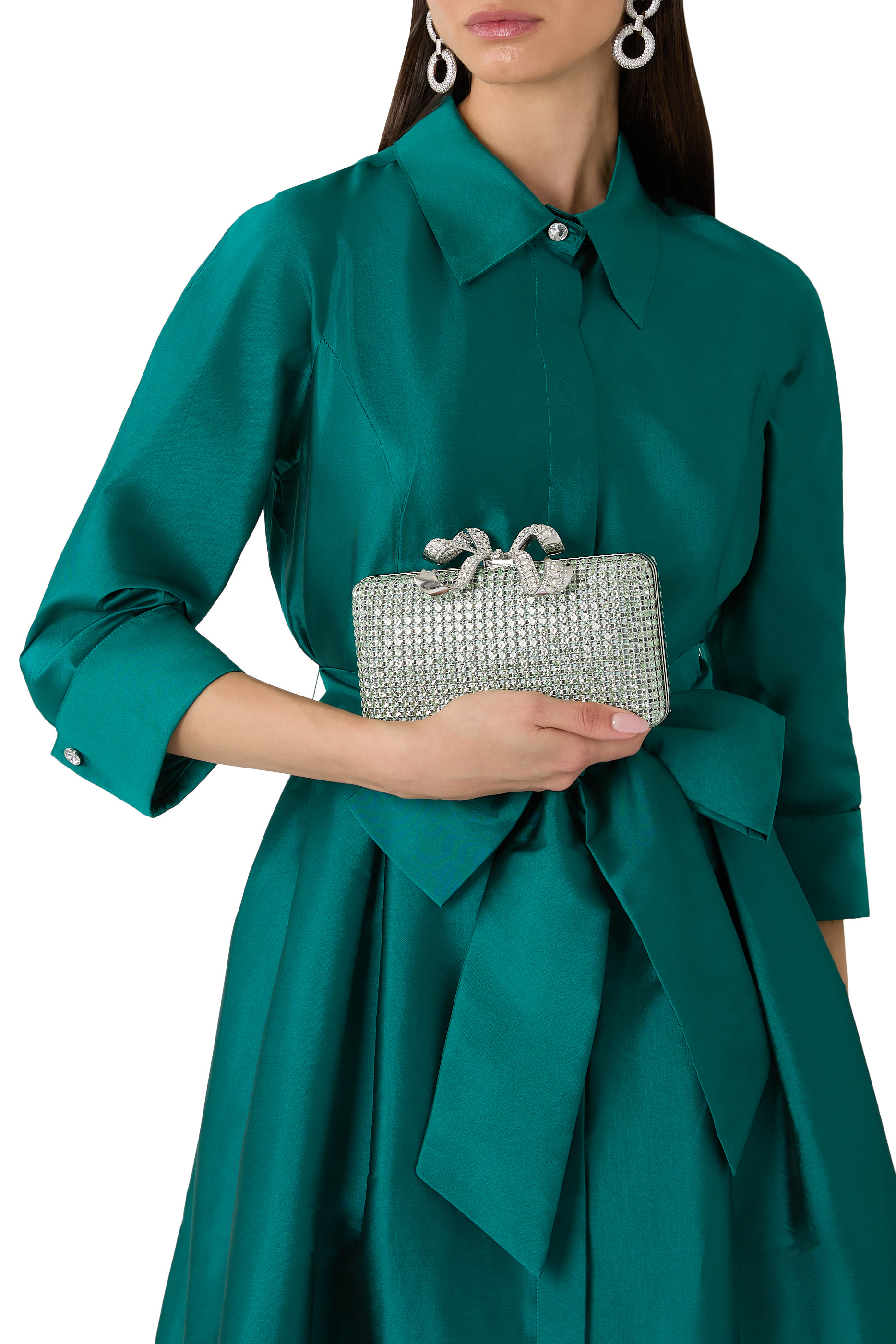 كلاتش مرصع بالكريستال بتصميم درع