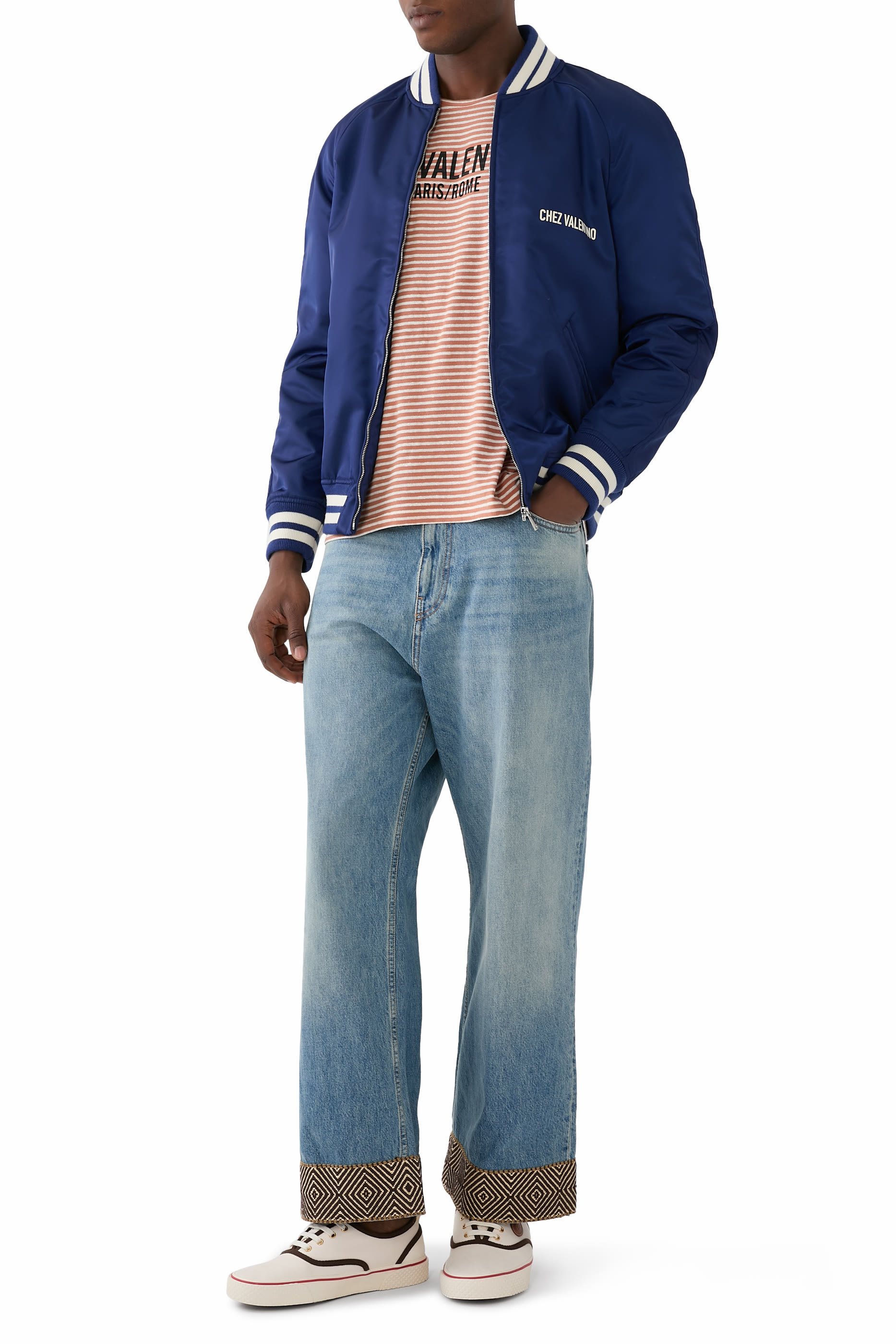 جاكيت بشعار الماركة