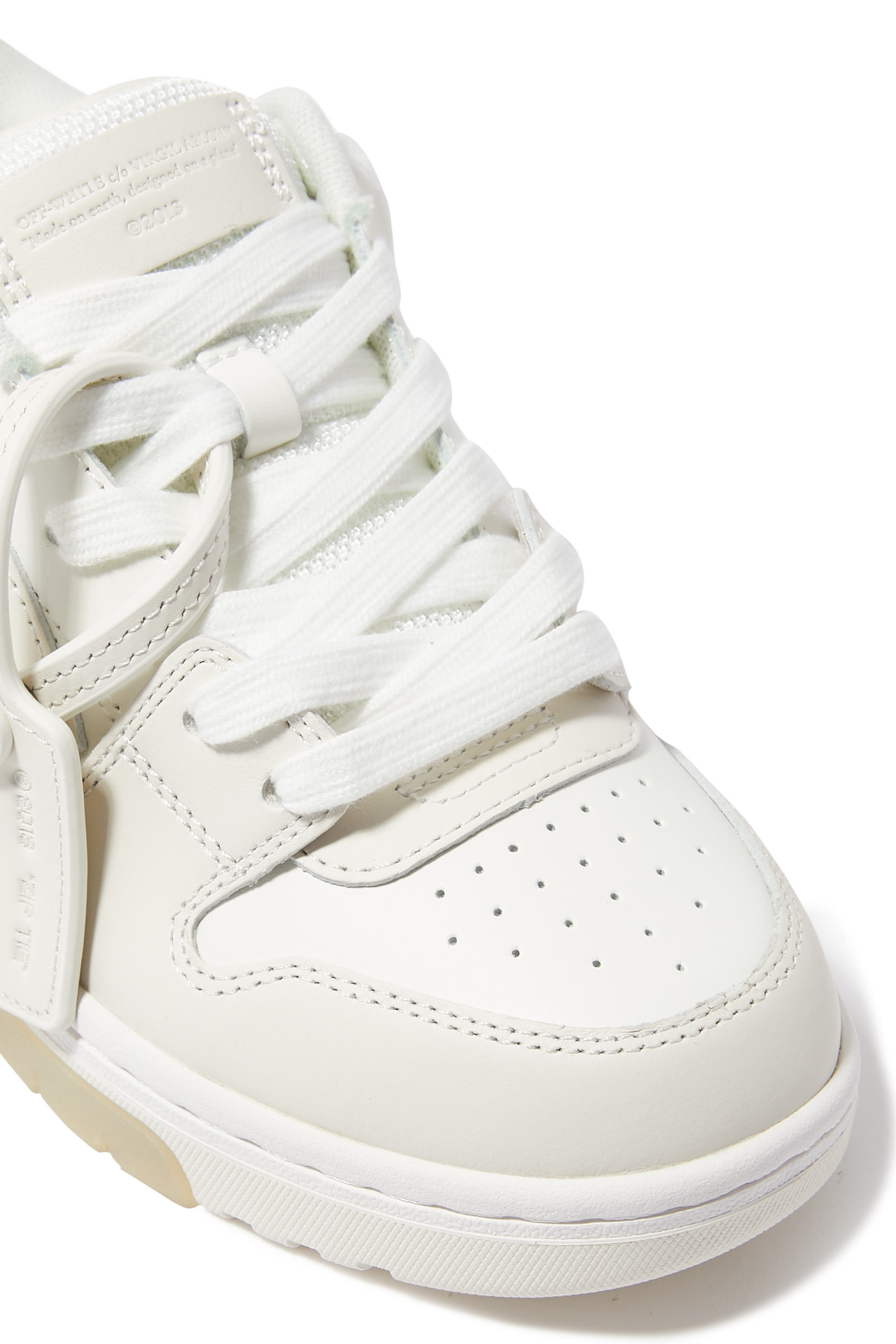 سنيكرز أوت أوف أوفيس "أو أو أو" للأطفال