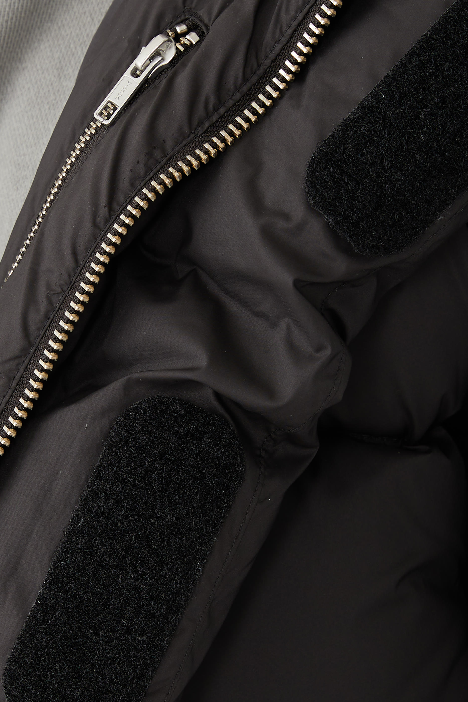 جاكيت بافر ام ام ال بغطاء رأس