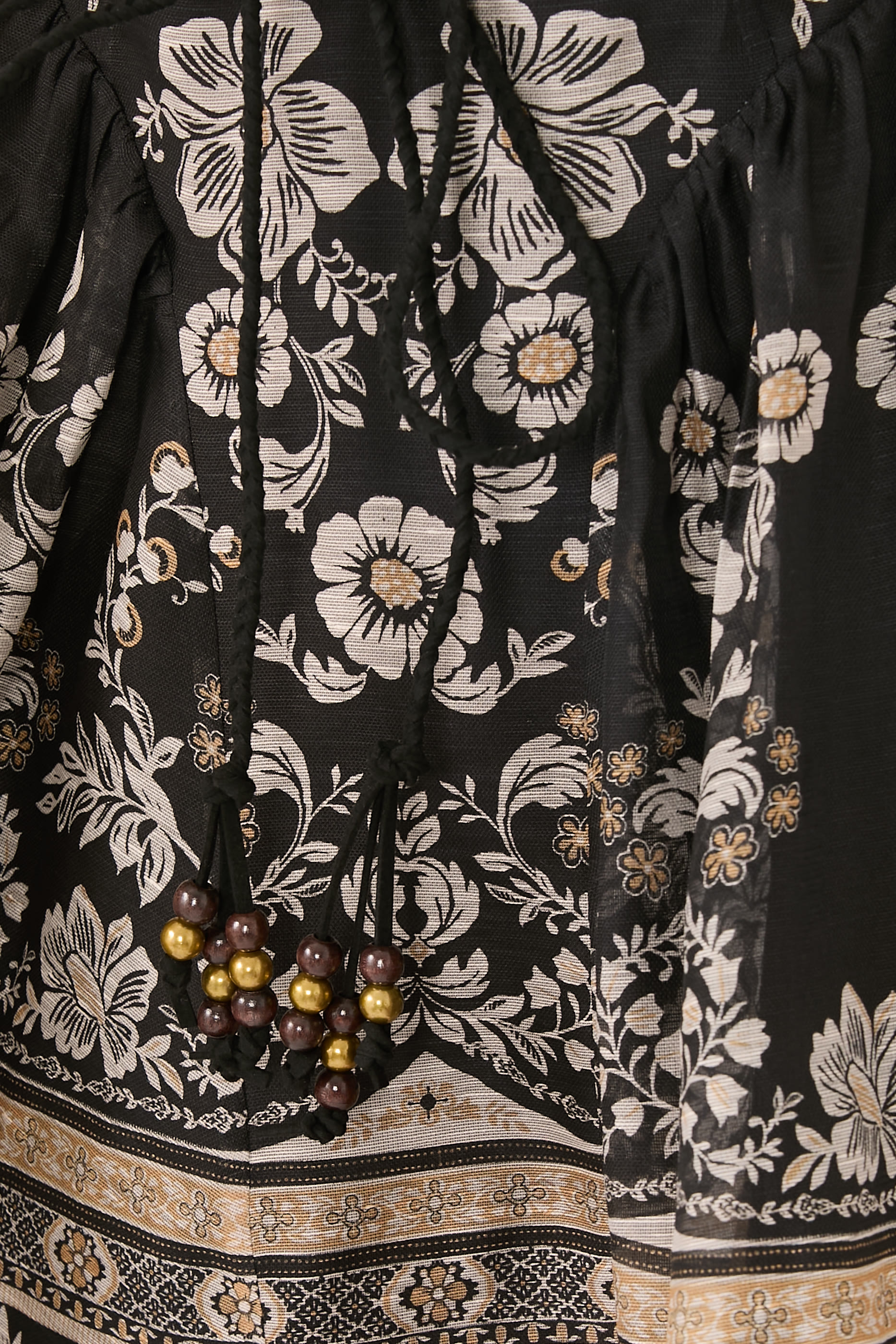 فستان بالانس بيبلام قصير