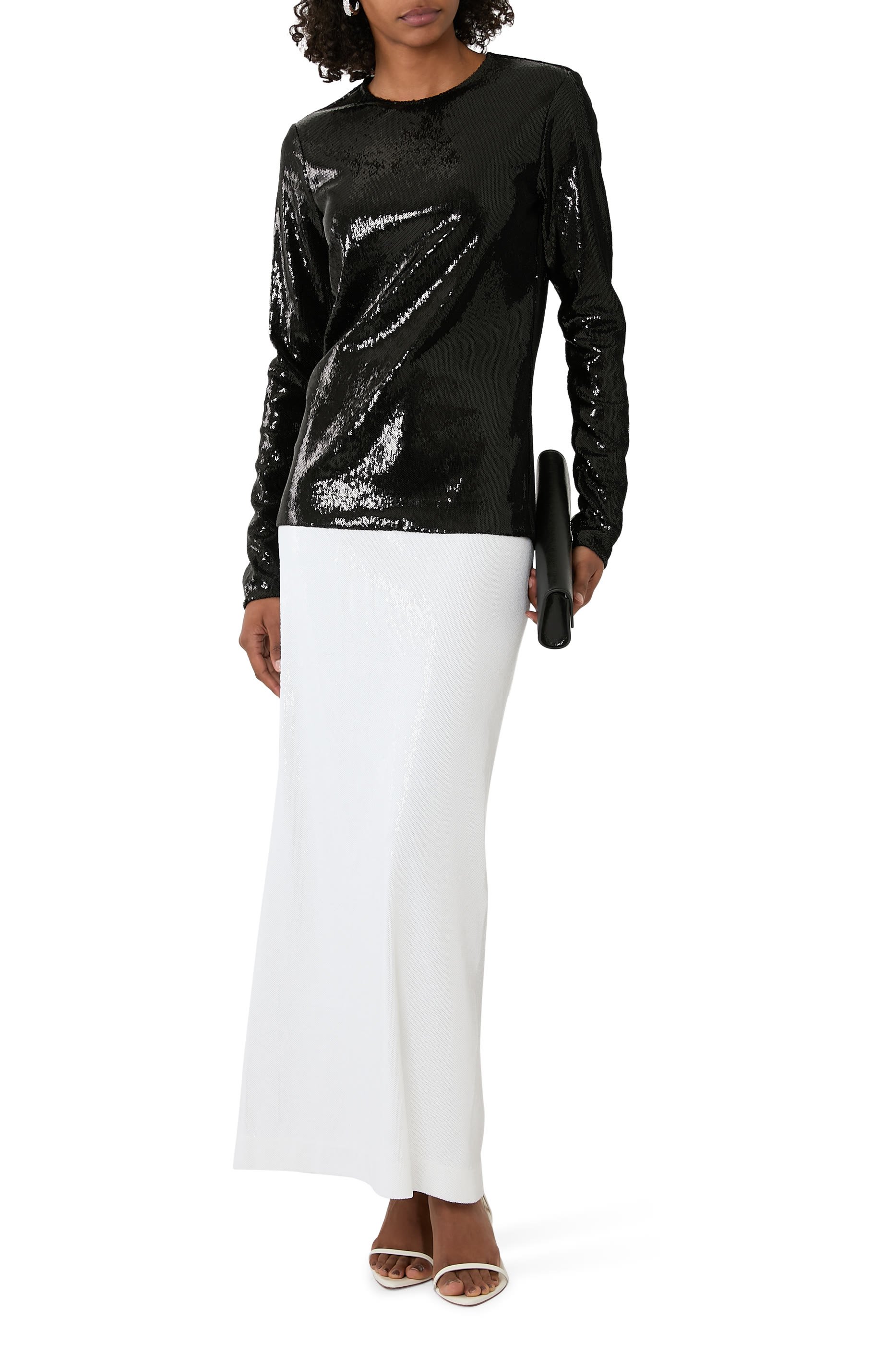 بلوزة مطرزة بترتر