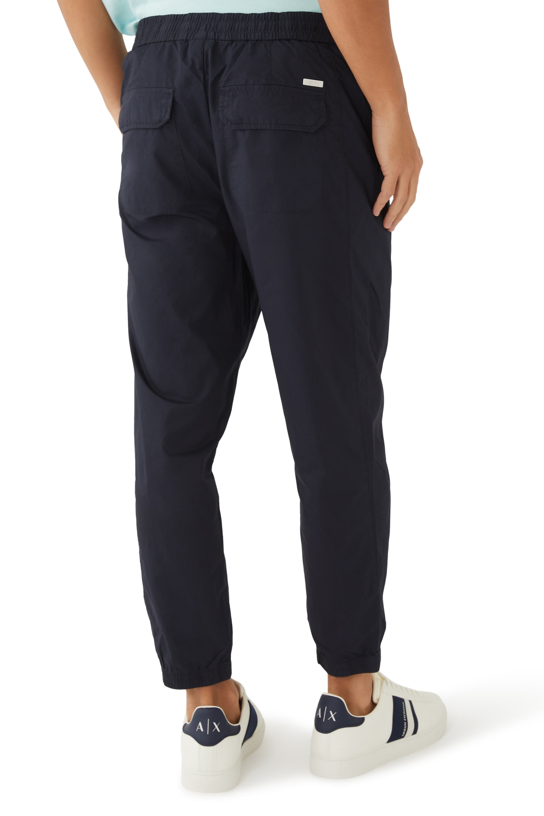 بنطال رياضي بشعار الماركة قطن