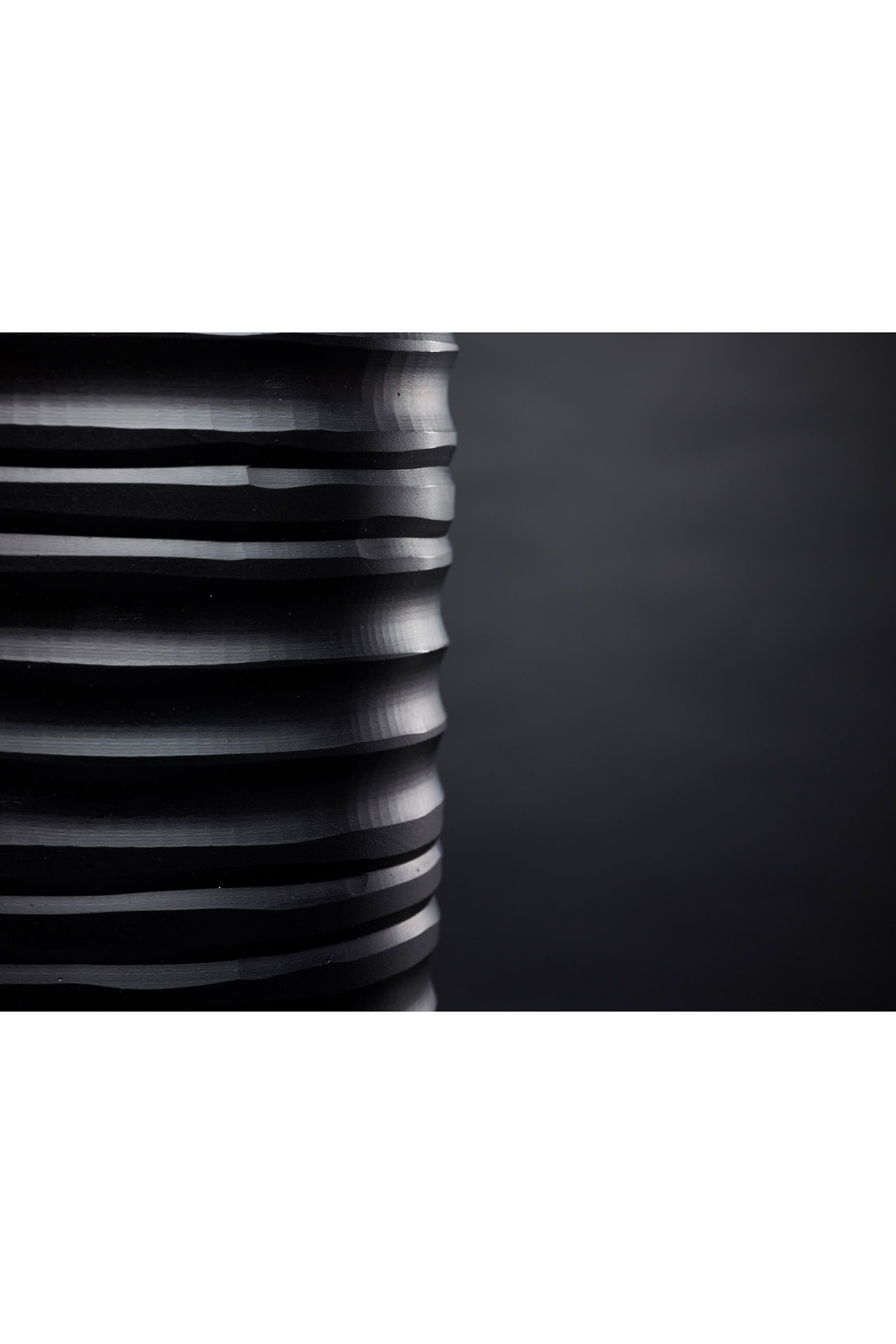 موزع عطر زنزبار بنقشات دائرية