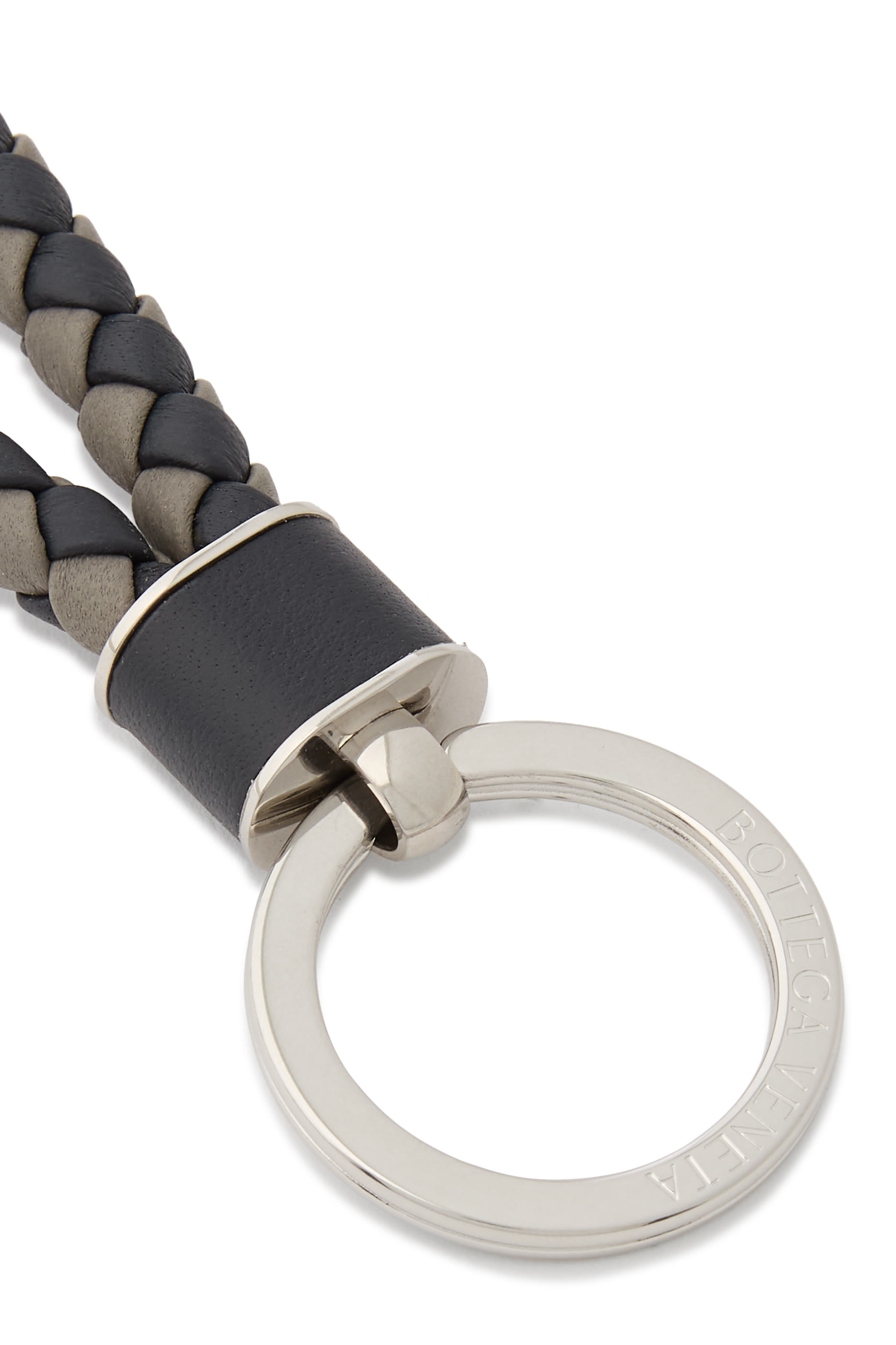 سلسلة مفاتيح بتصميم مجدول 