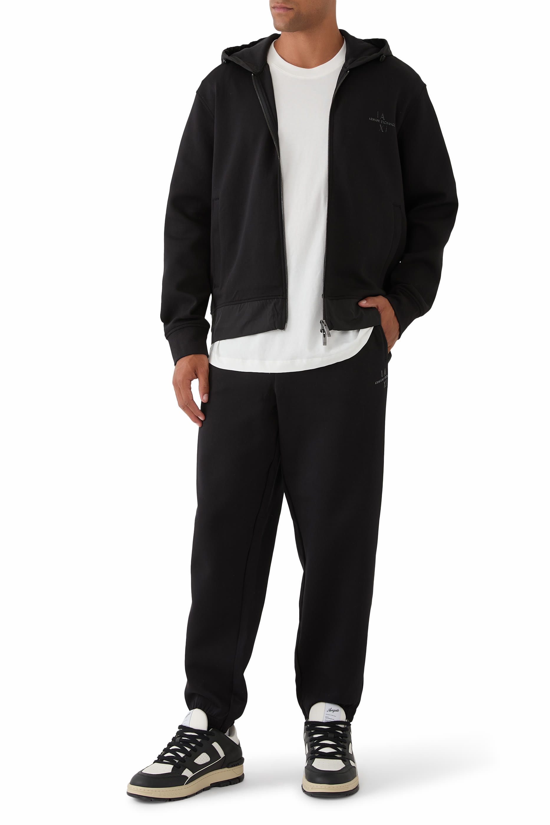 بنطار بشعار الماركة جرسيه