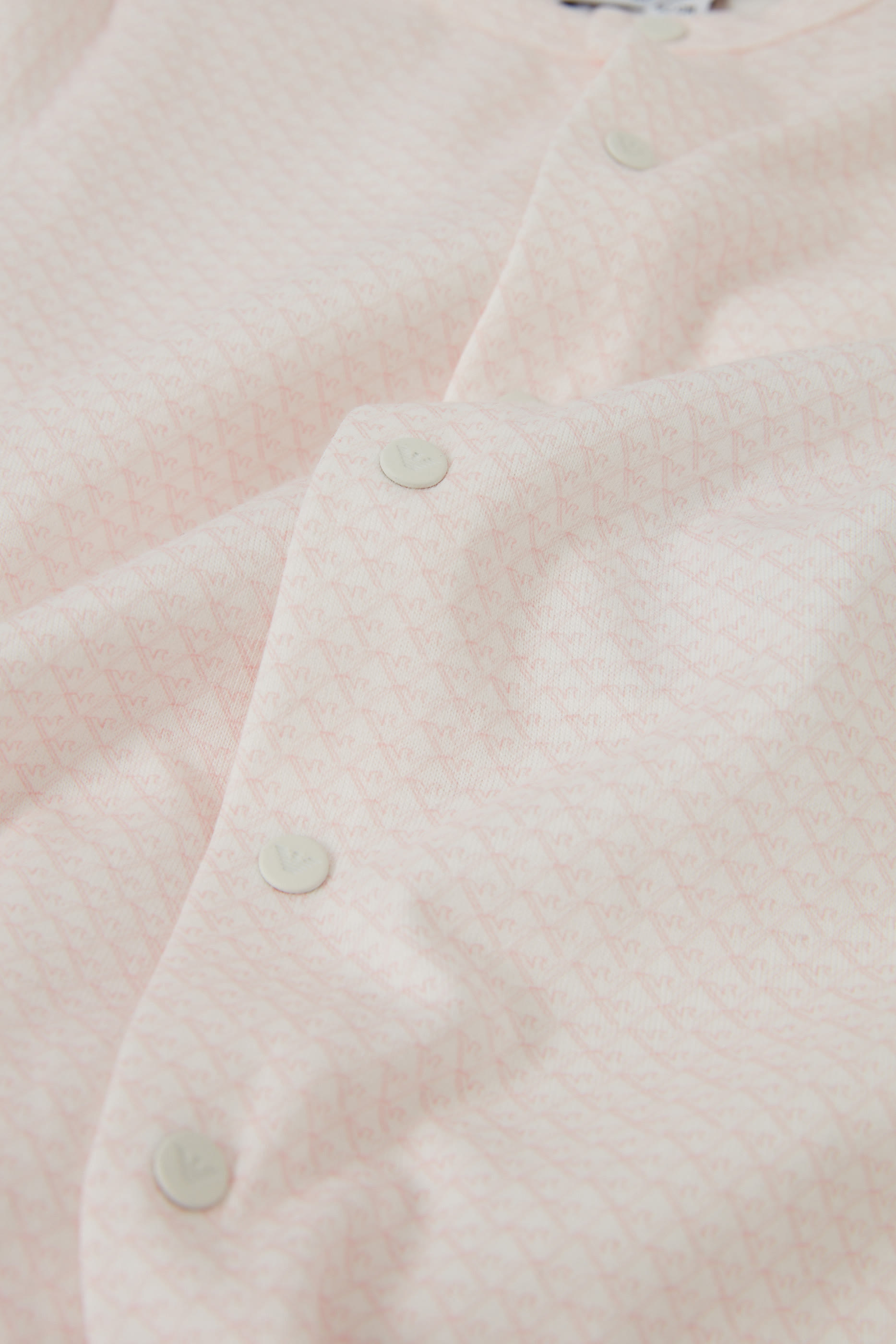 بدلة وردي من مجموعة إيسانشيل كابسل