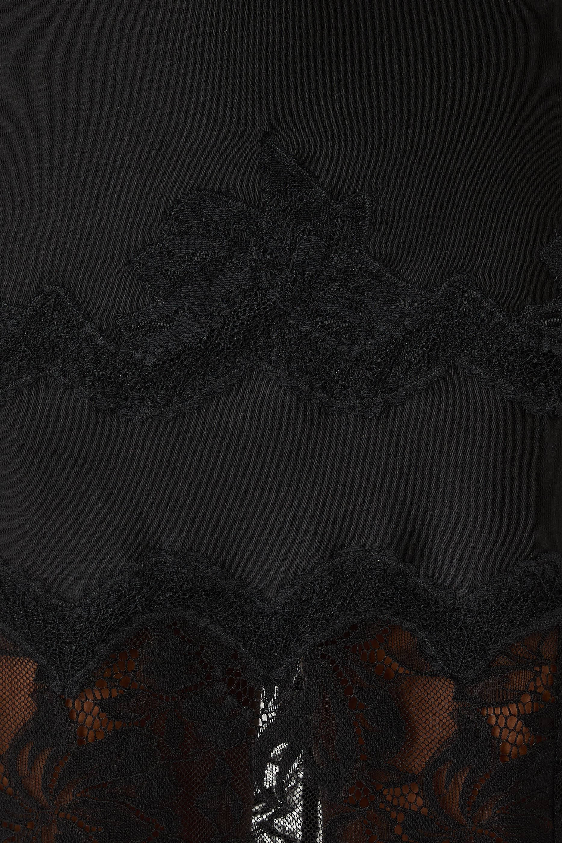 تنورة طويلة دانتيل