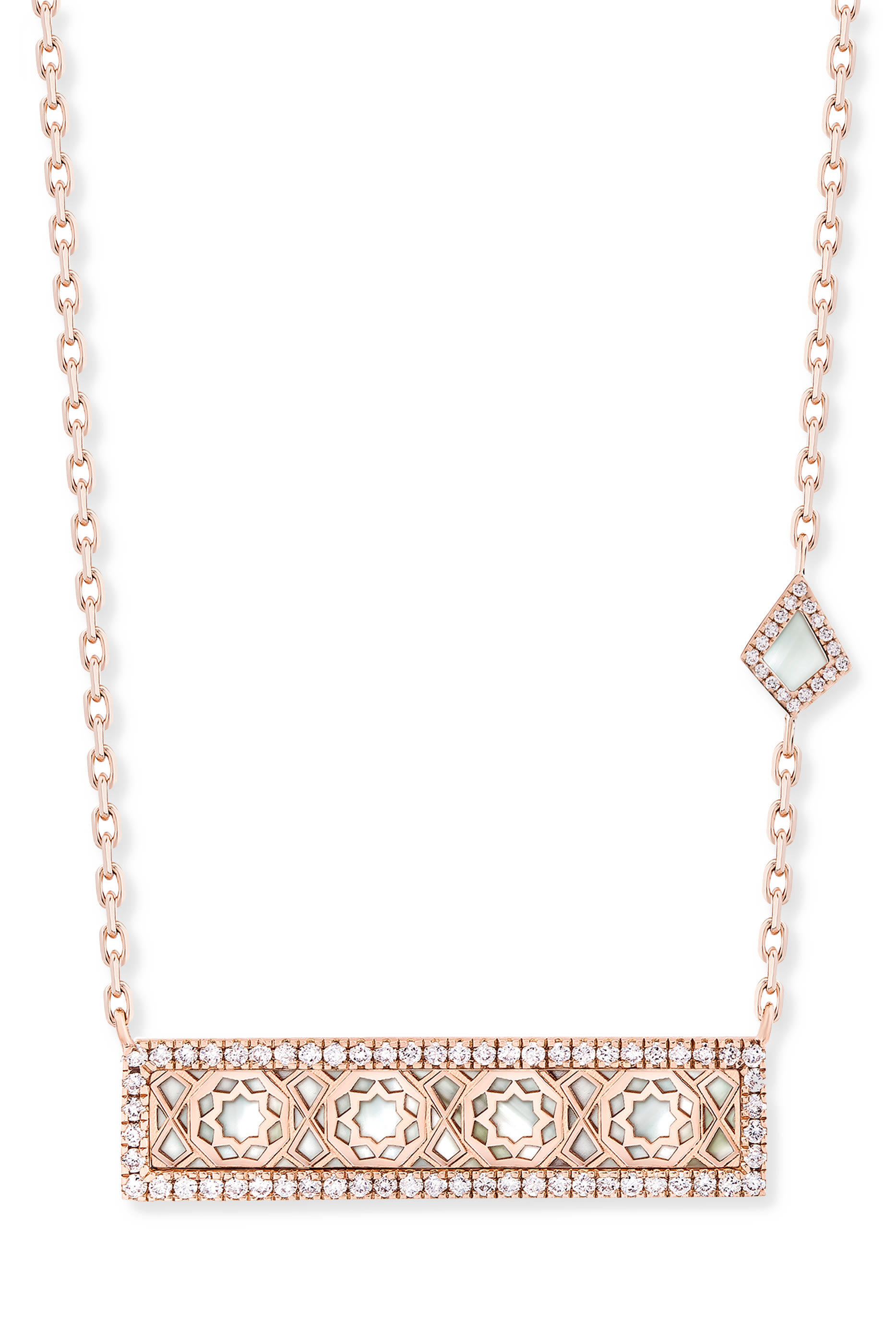 قلادة عود تراث مرصعة بعرق الؤلؤ والماس، ذهب وردي عيار 18