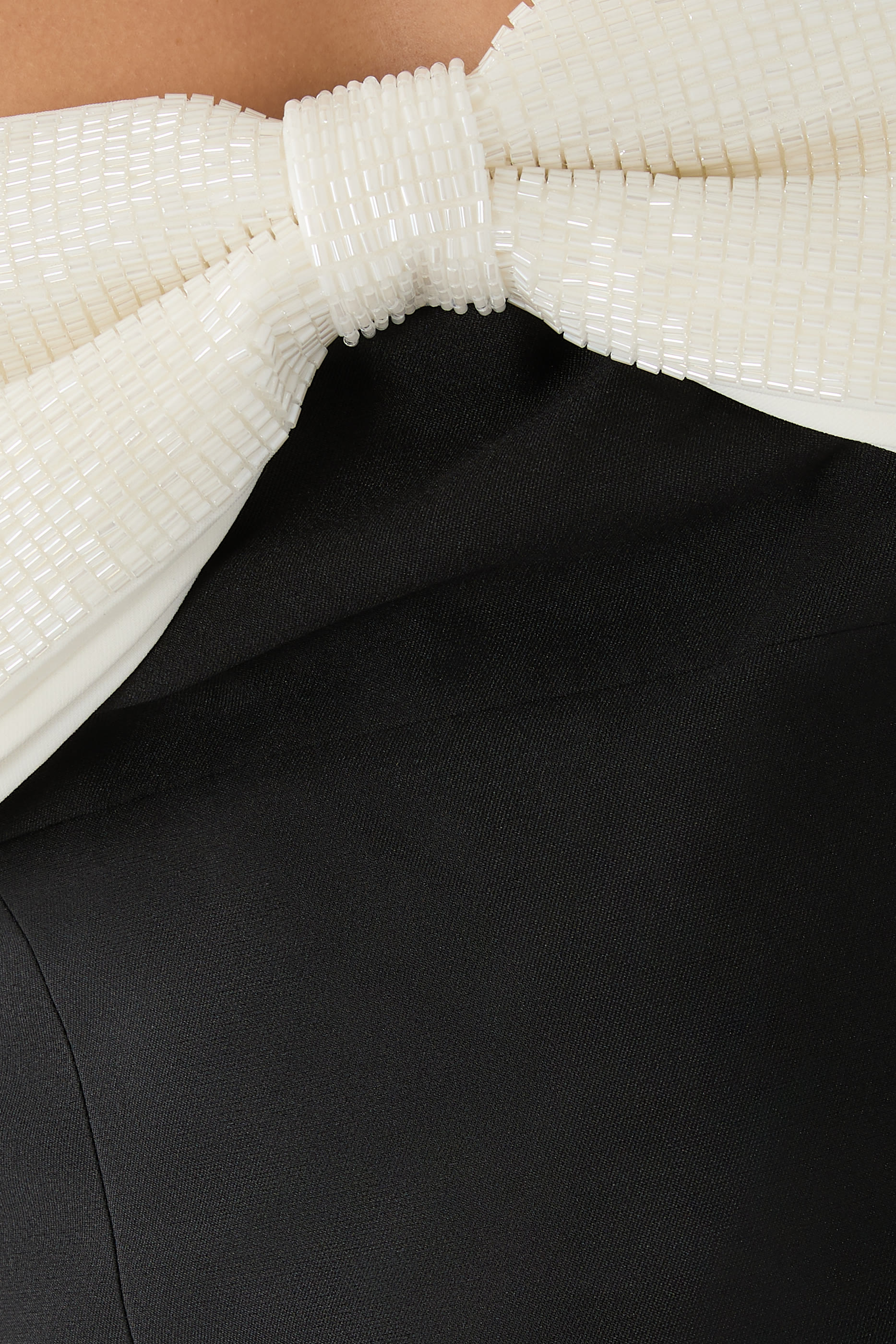 فستان تافيتا متوسط الطول مزين بربطة فيونكة بلون متباين