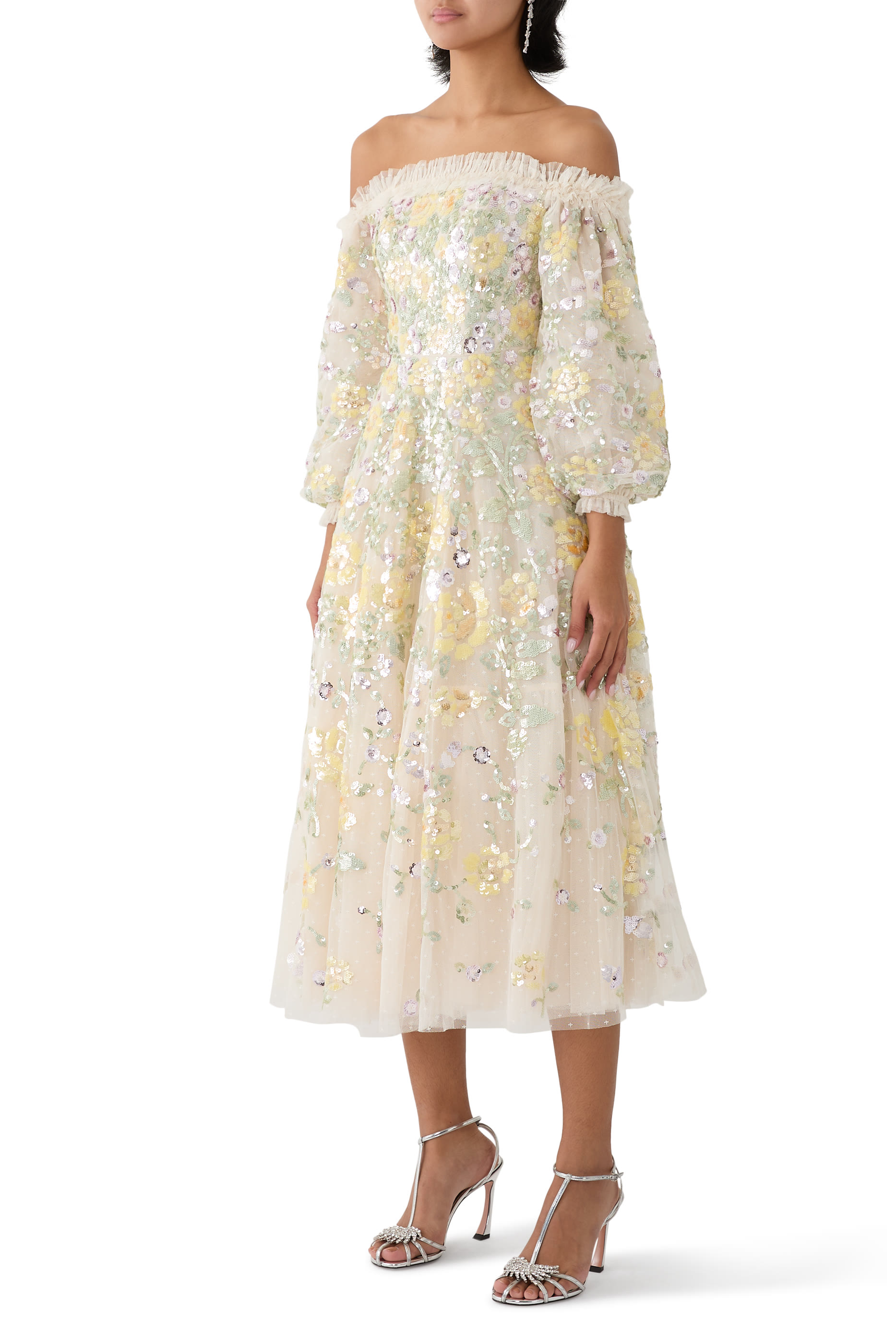 فستان بالرينا ايلين روز بأكتاف مكشوفة