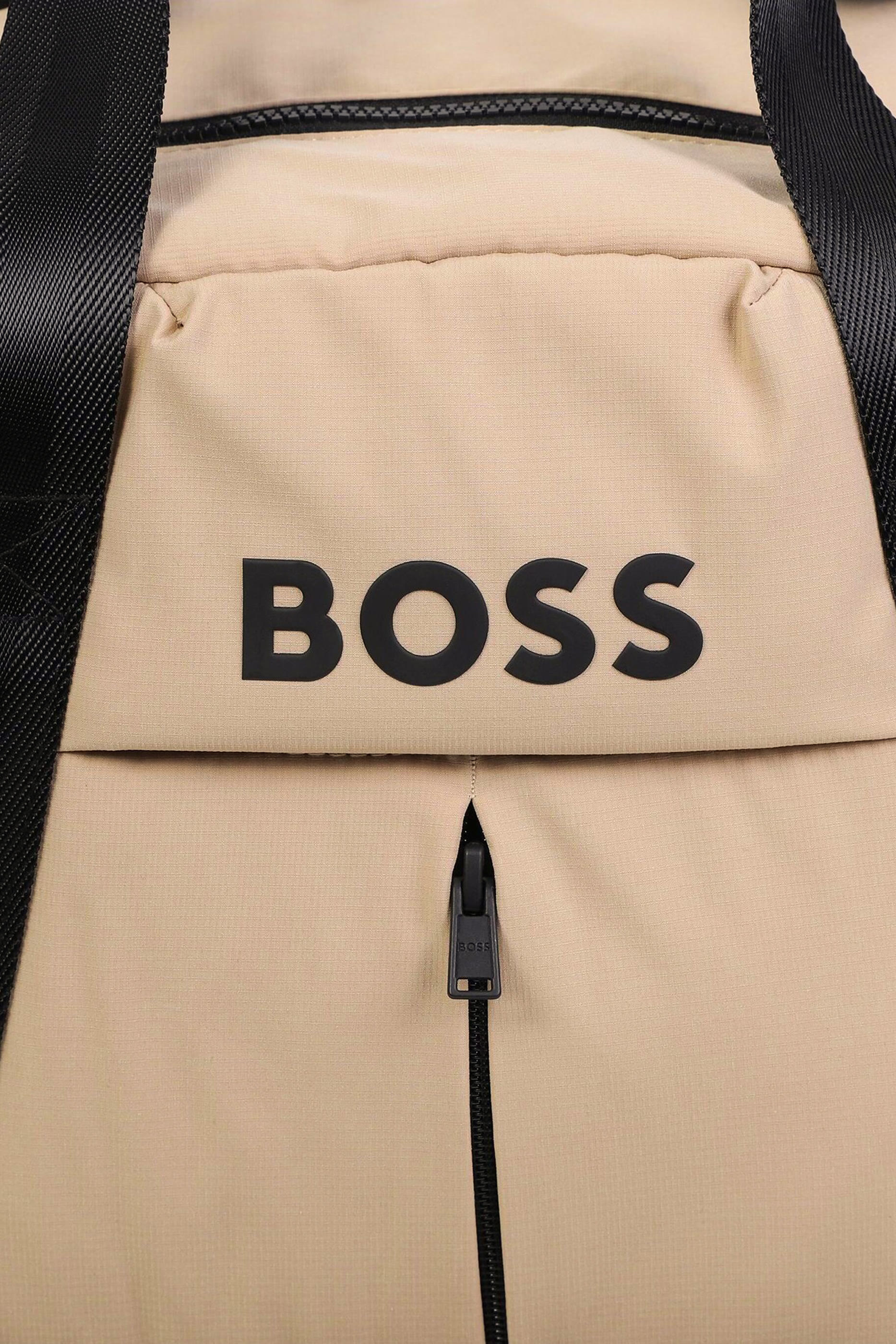 حقيبة مستلزمات أطفال بشعار الماركة